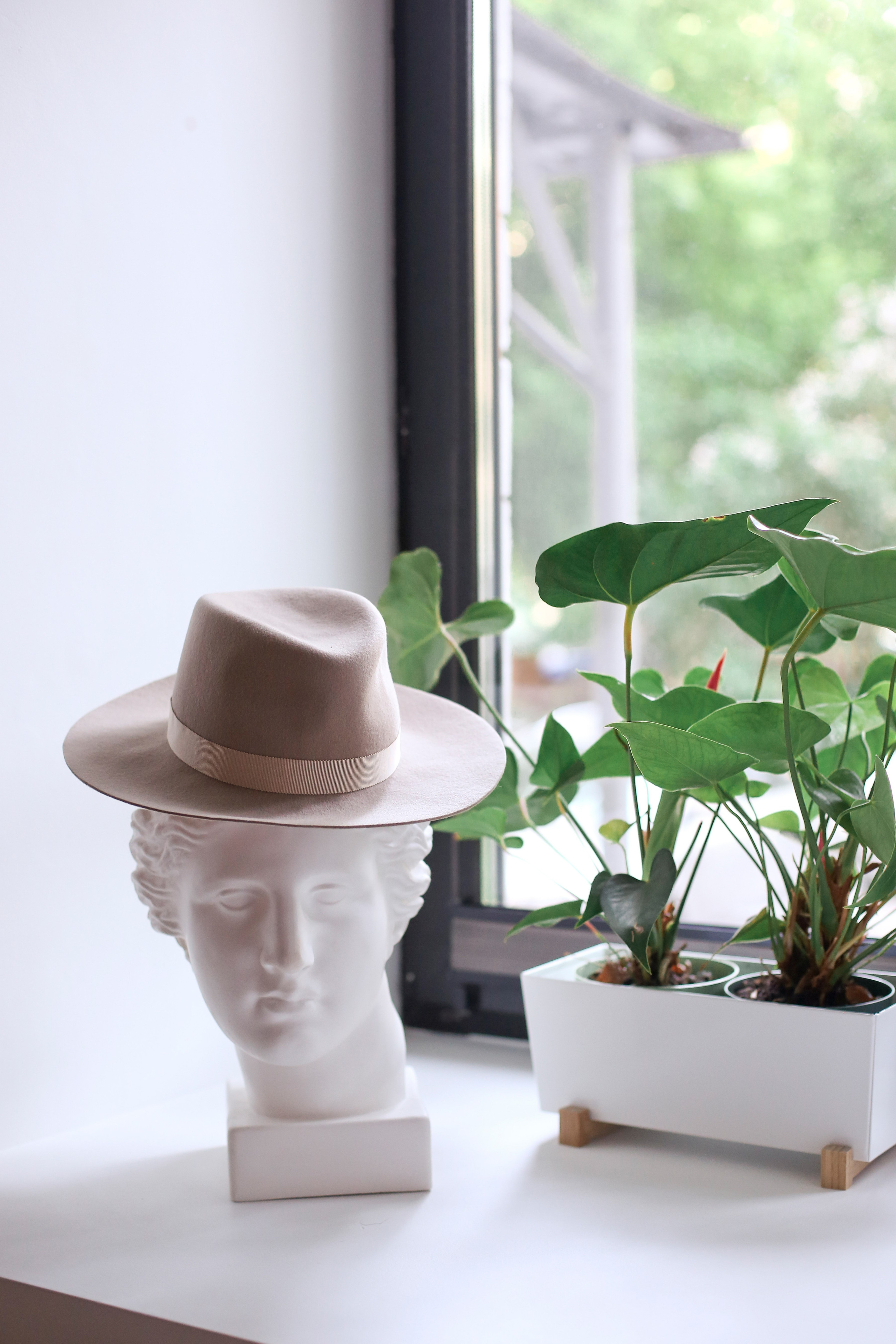 Стилист, мама. Контент фотограф и видеооператор для бизнеса в Москве и Калуге