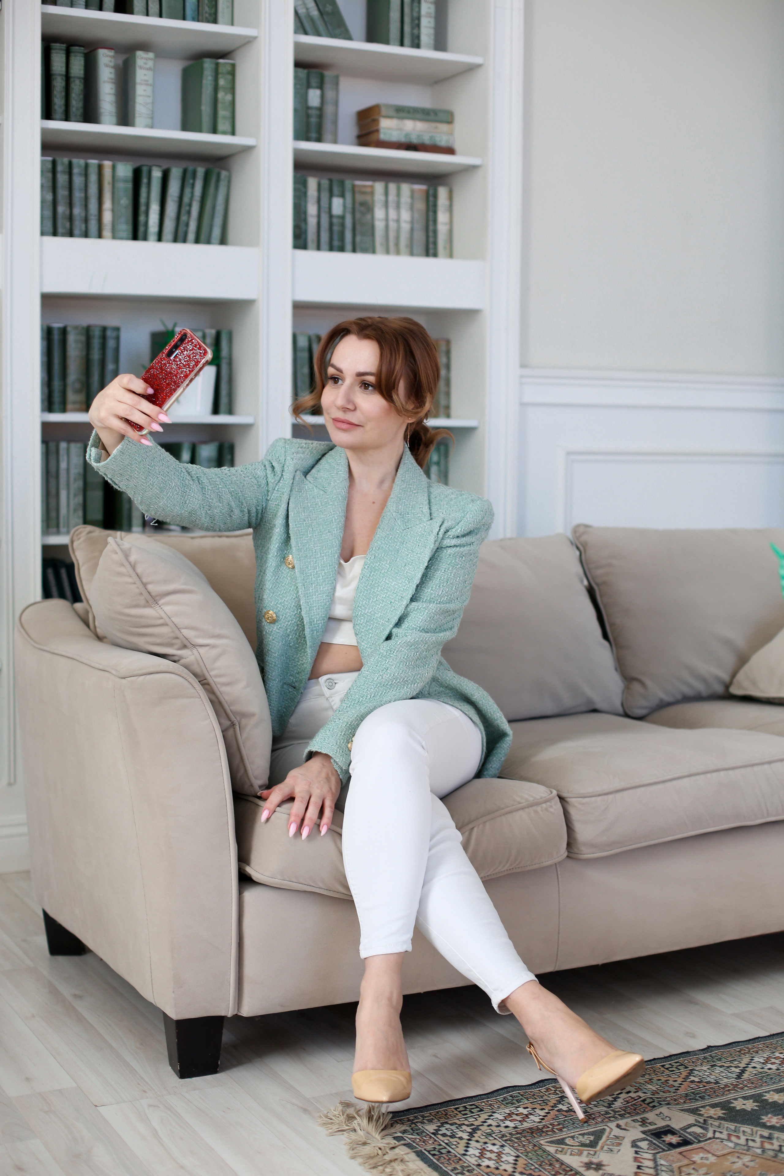 Владелица онлайн магазина косметики. Контент фотограф и видеооператор для бизнеса в Москве и Калуге