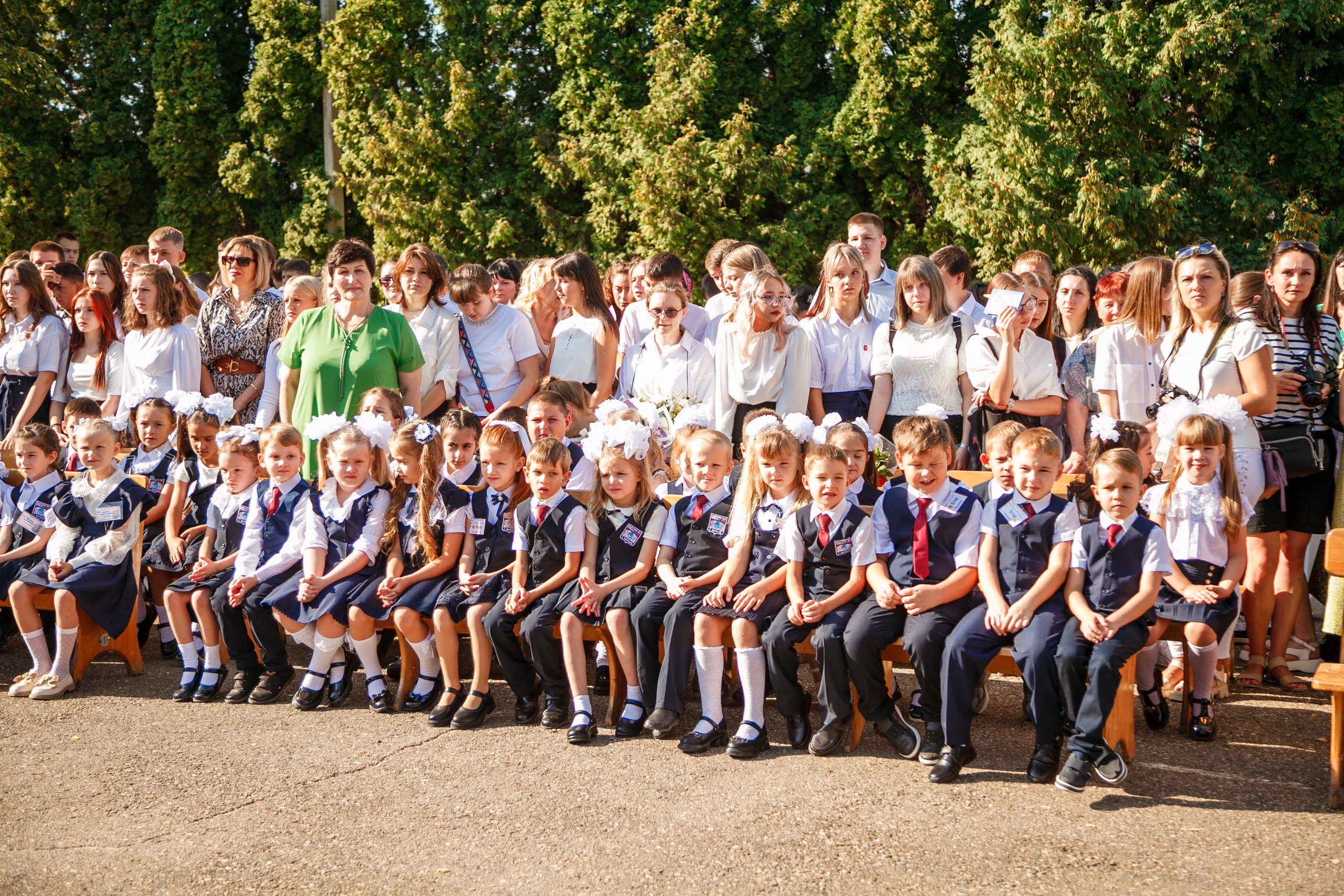 1 сентября линейка. Свадебный и семейный фотограф в Армавире