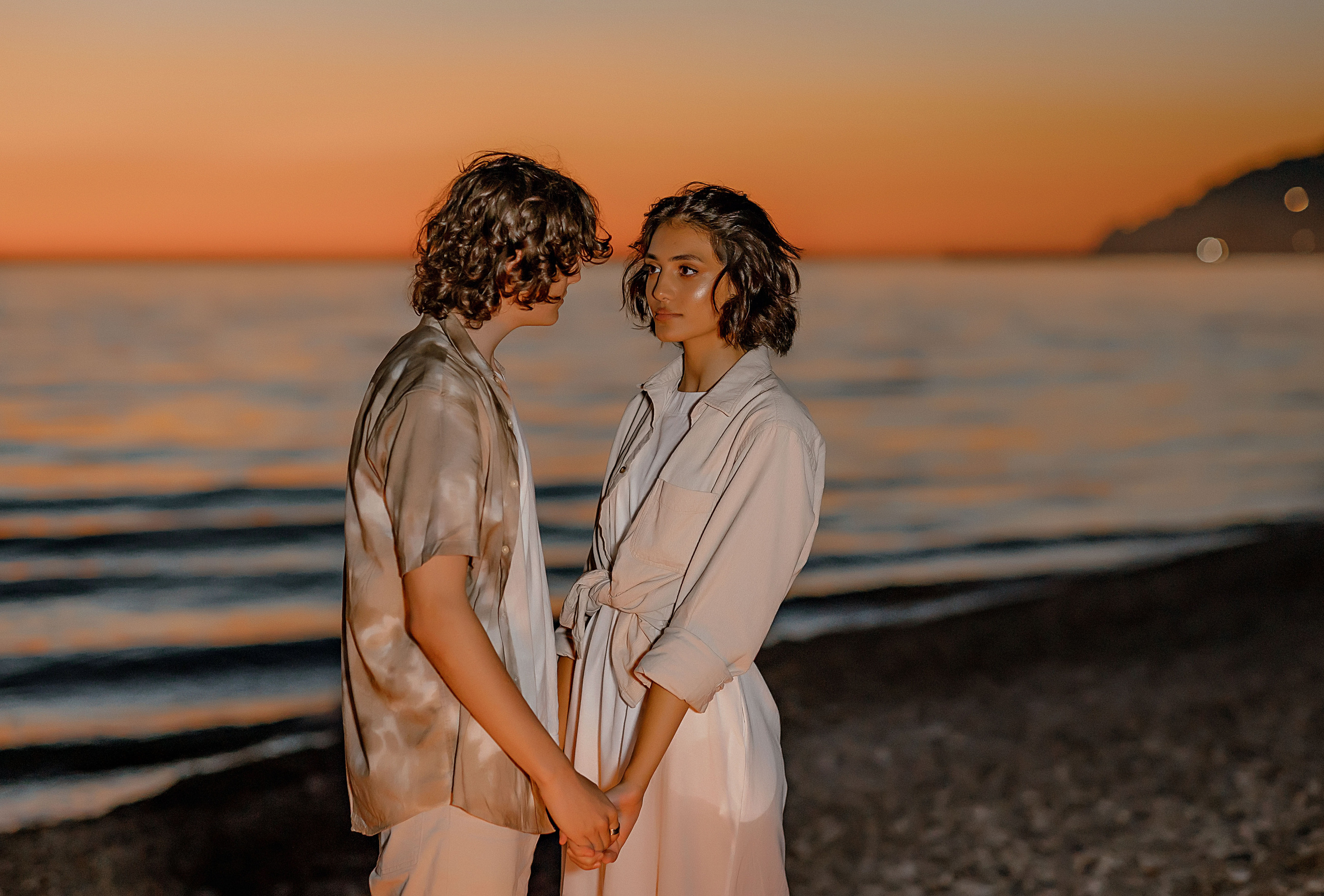 Выездные фотосессии. Съемка для влюбленных. Фотограф-стилист Крым Прокат одежды в Крыму. Фотосессии в Крыму