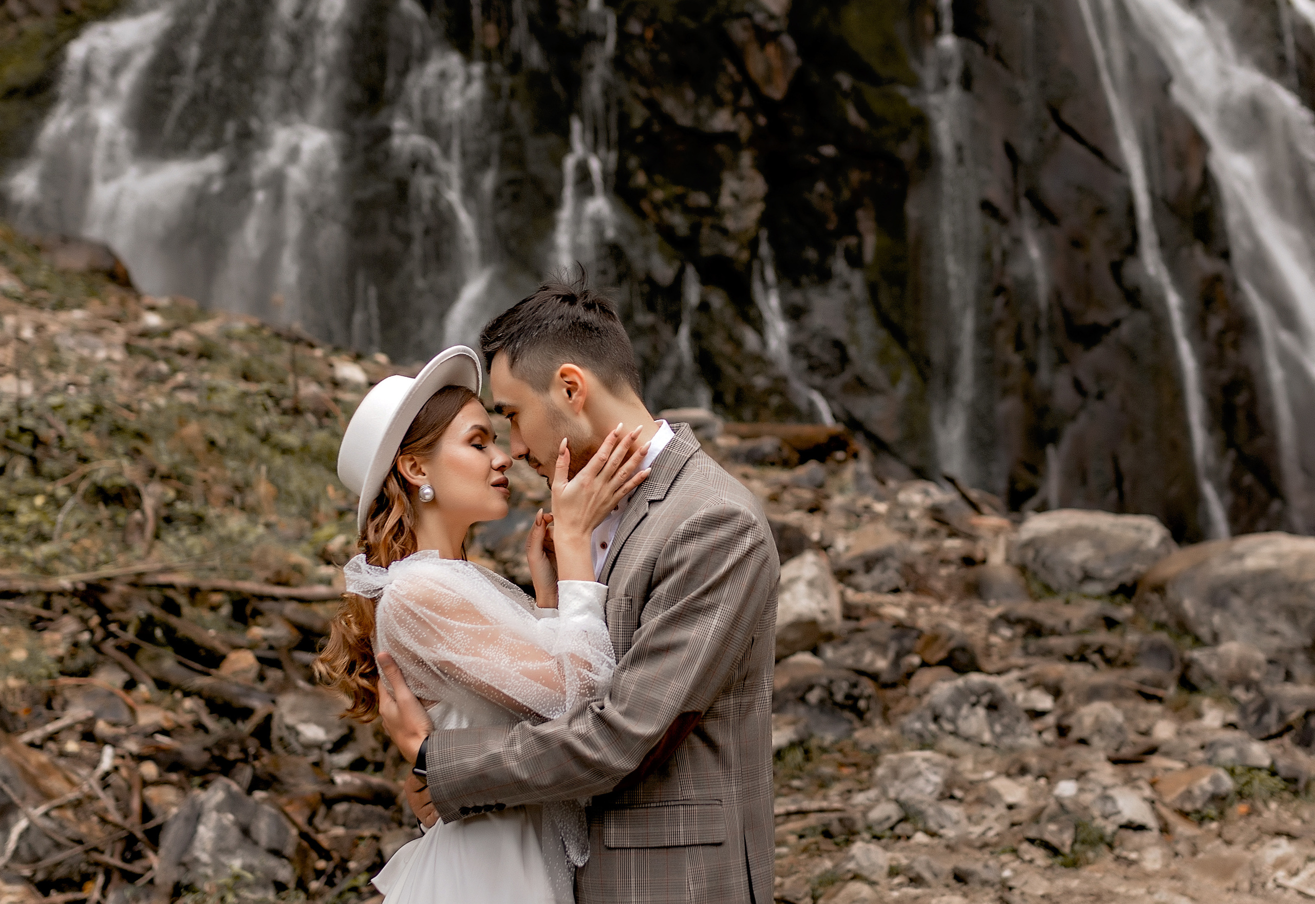 Свадьба для двоих. Фотограф-стилист Крым Прокат одежды в Крыму. Фотосессии в Крыму