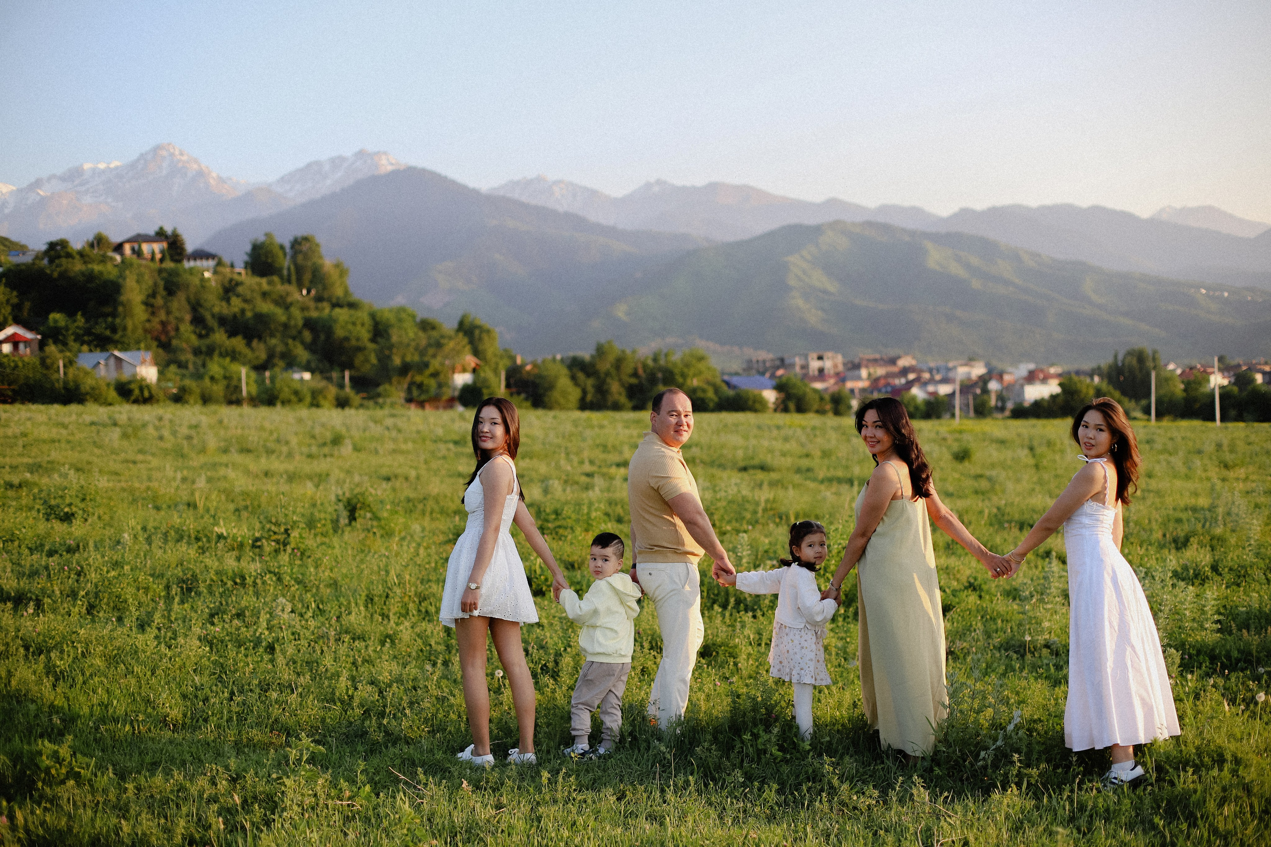 Поле на закате. Фотограф в Алматы и Москве Даша Пушкина