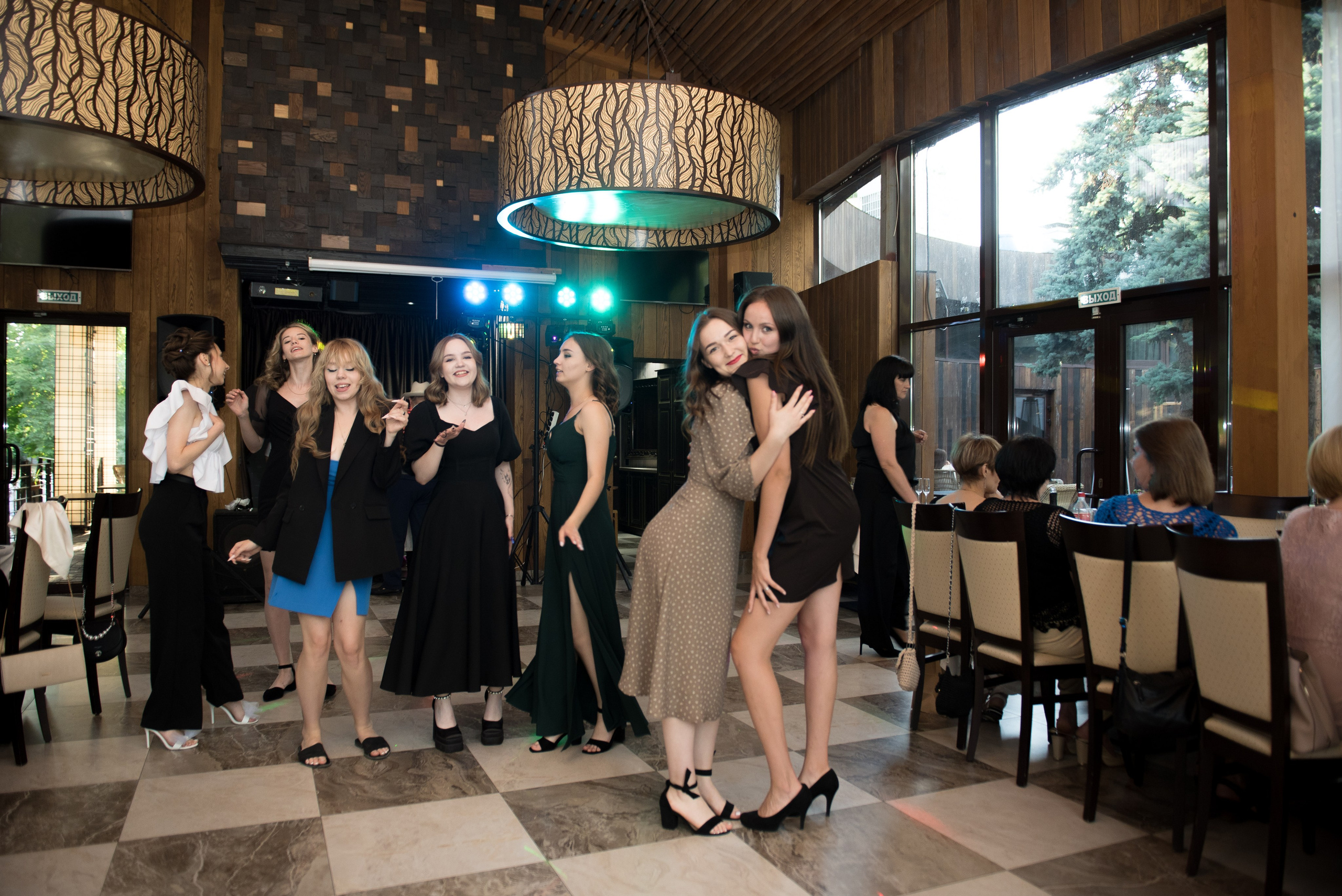 Выпускной — 11 класс. Фотограф Семён Пишта