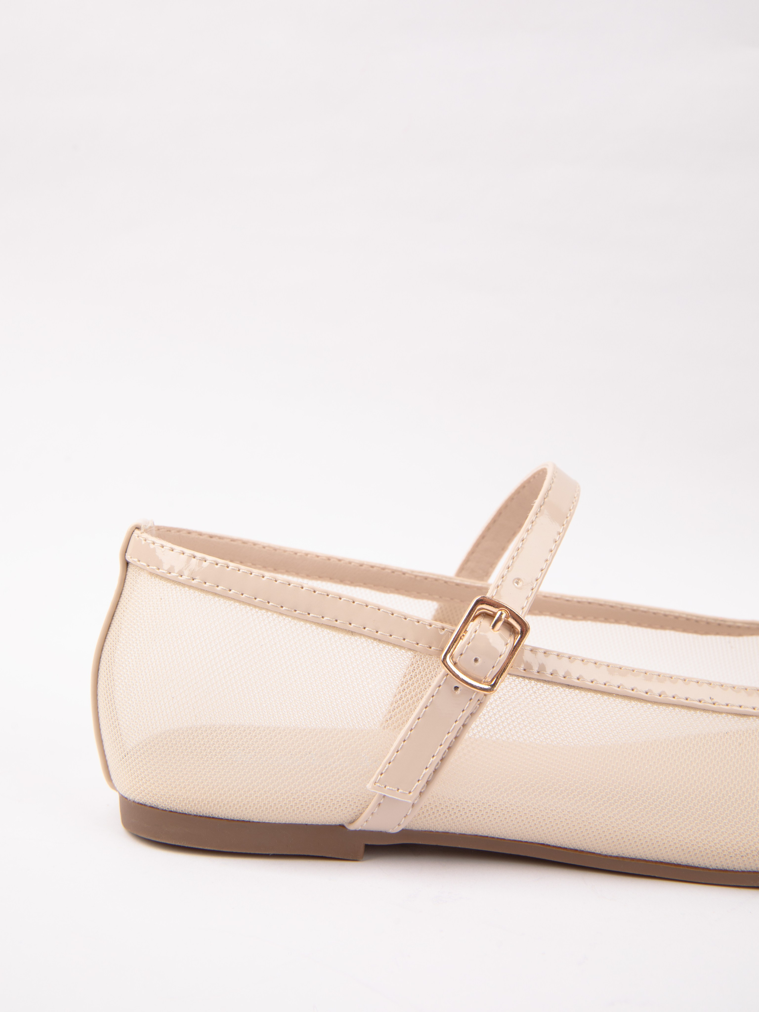 Туфли женские. Фотостудия предметной и модельной съёмки для маркетплейсов