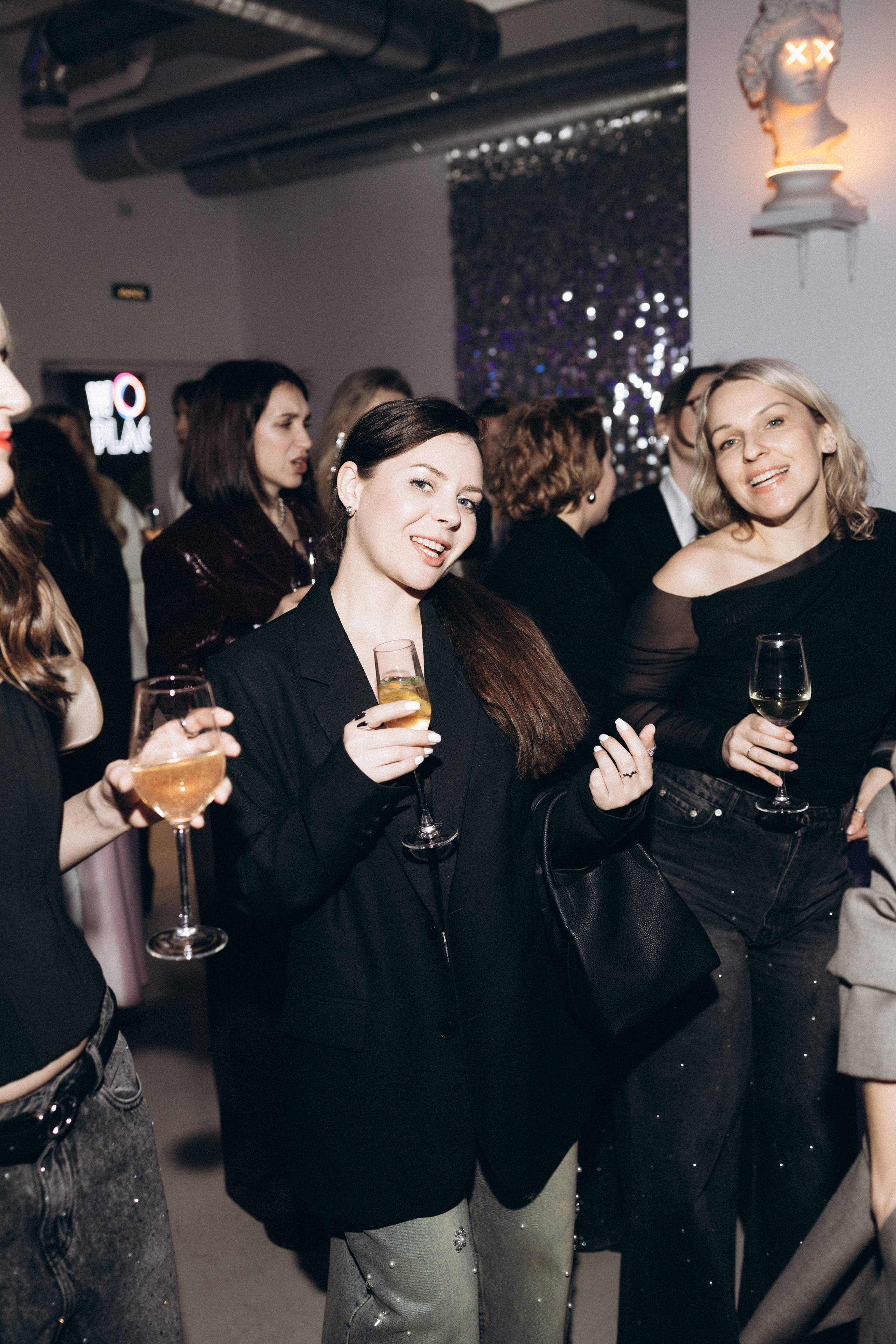 Встреча девочек из чатика. Фотограф Артем Бросов в Санкт-Петербурге и Дубае