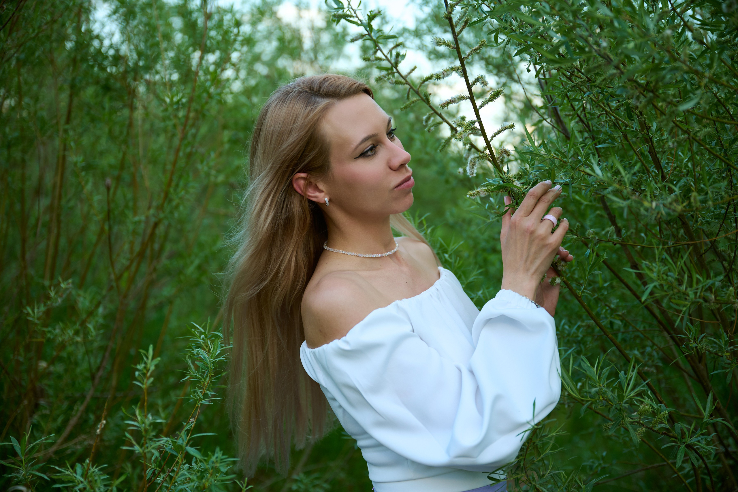 Съемка на природе — Анна Миронова. Тихая женская фотография — съёмка без ролей и позирования, где важнее состояние, чем образ
