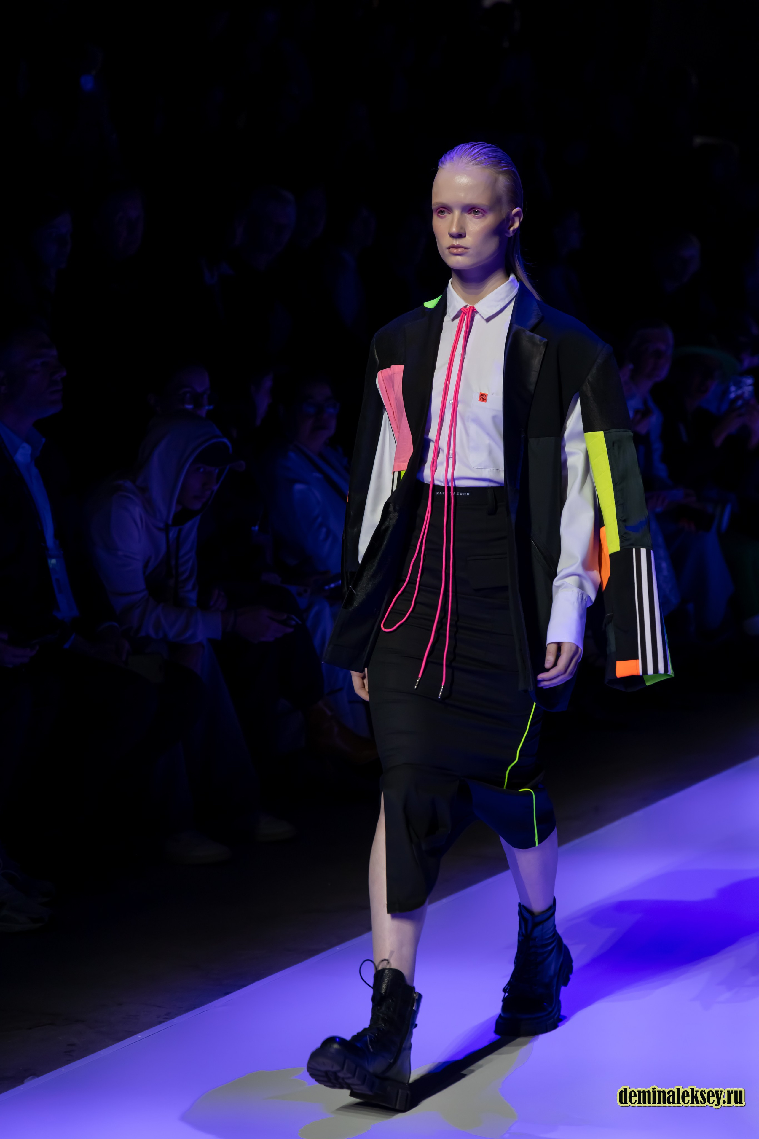Московская неделя моды 2024 4 октября дизайнер RAEGITAZORO Индонезия. Репортажный, семейный и студийный фотограф в Москве Демин Алексей