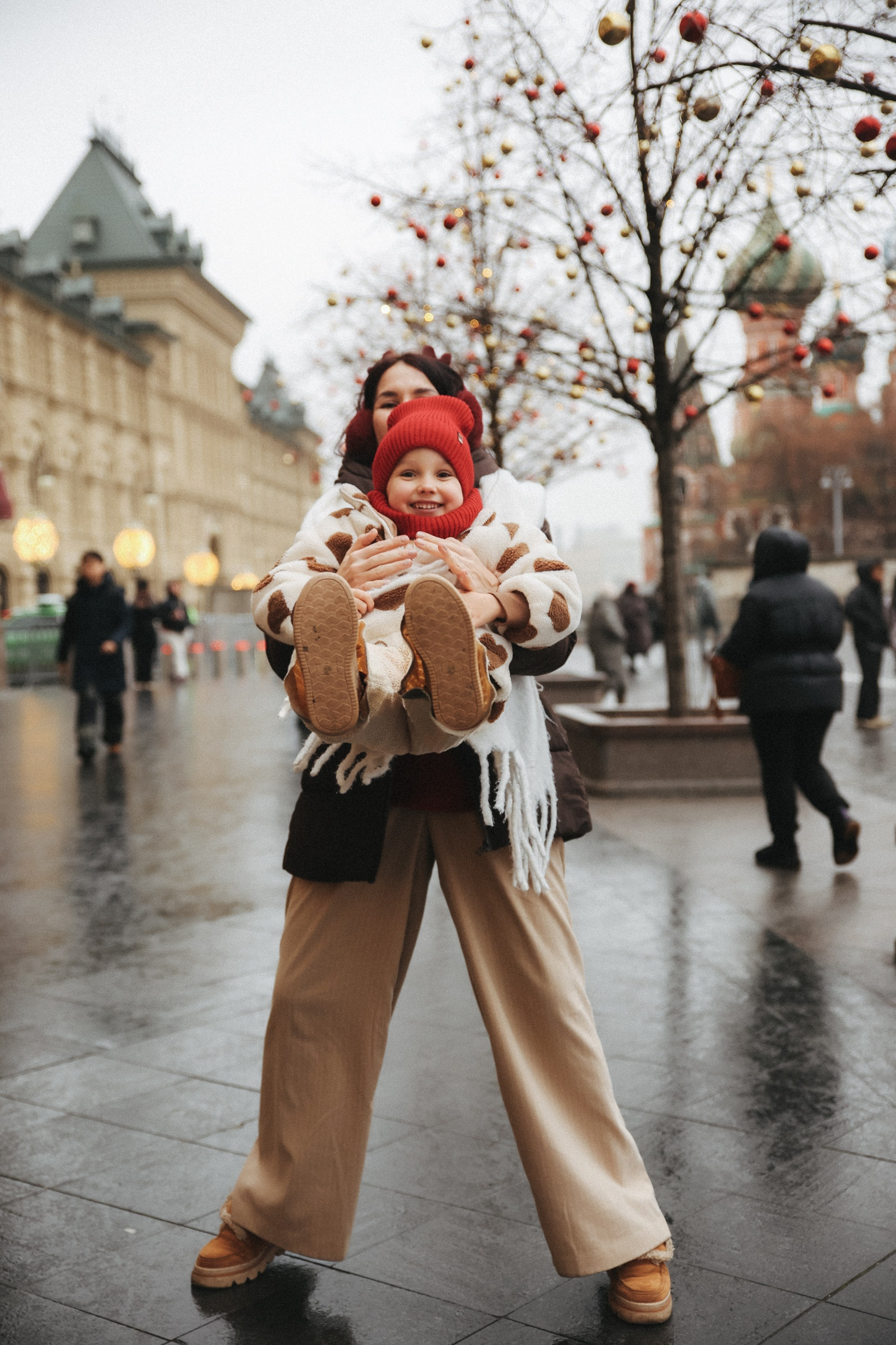 Новогодняя фотосессия на Гум ярмарка мама и дочка. Фотограф Владимир Москва