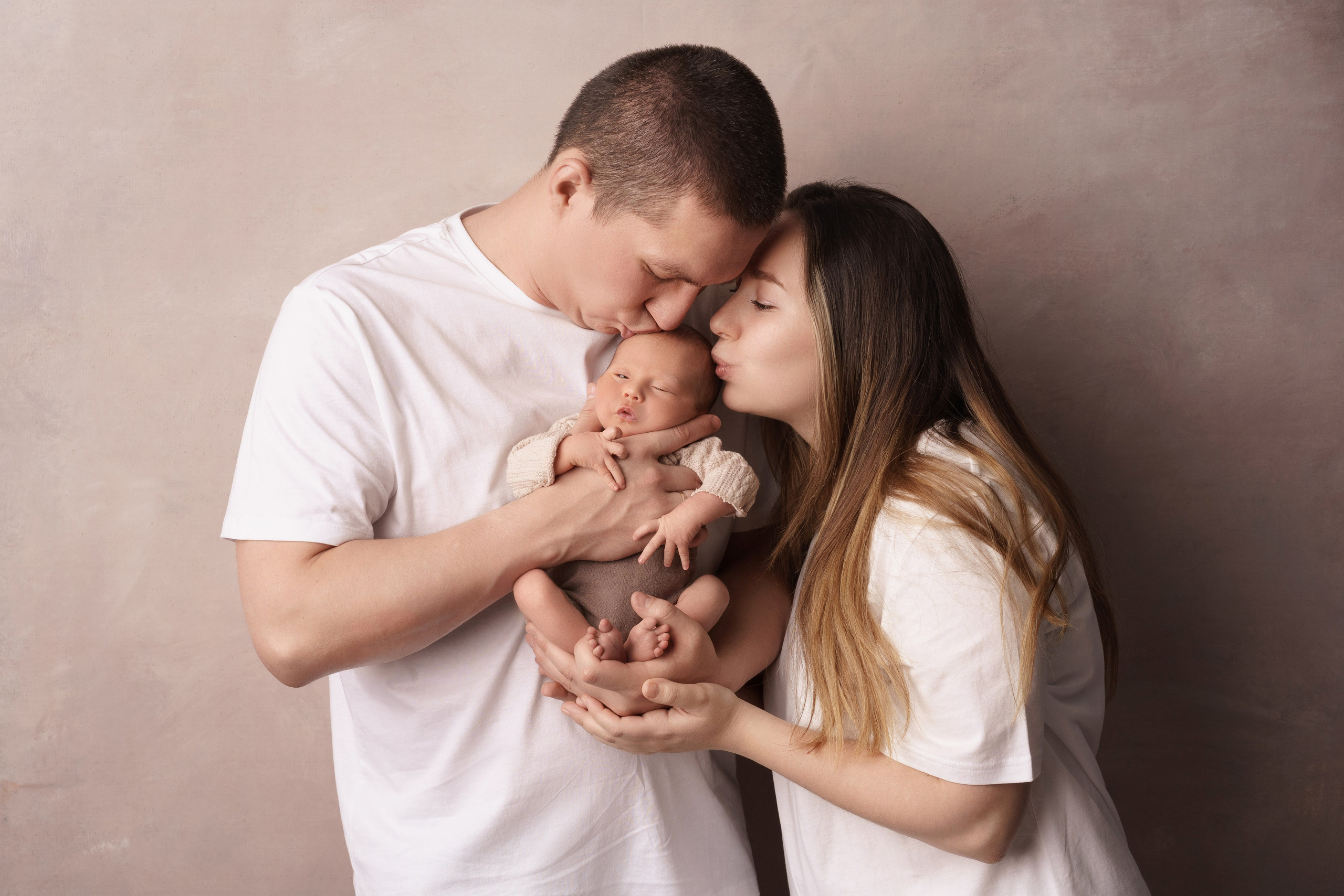 Семейные фотосессии с новорожденными | Трогательные кадры малышей и их близких в Москве и МО. Фотосессия новорожденных в Москве и Московской области | Профессиональный фотограф newborn — Татьяна Иванова