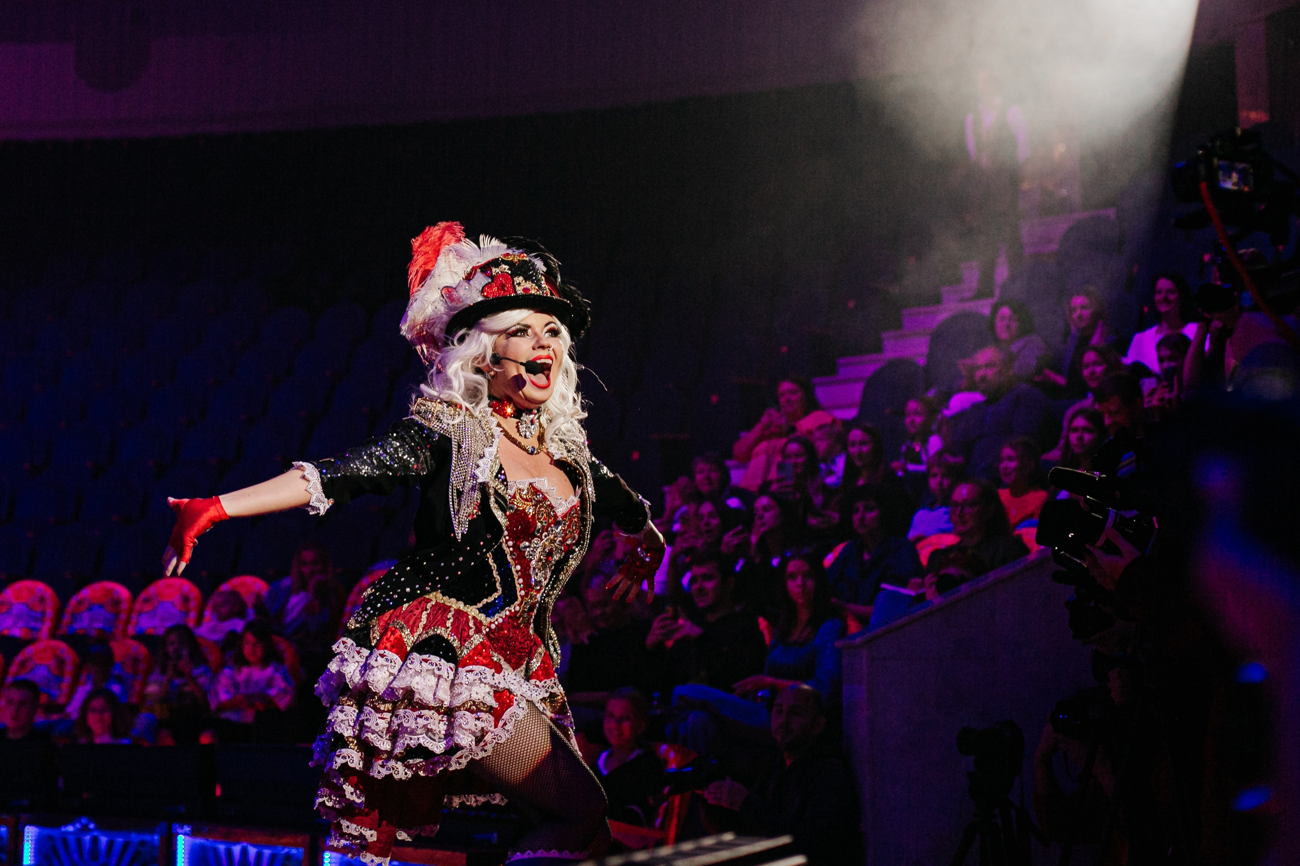 «Королевский цирк Гии Эрадзе» премьера и конференция «Королевский цирк Гии Эрадзе» премьера и конференция. Свадебный репортажный семейный фотограф