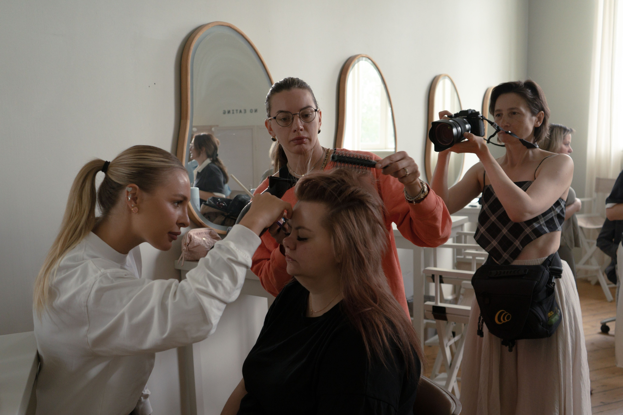 Бэкстейдж фотосессии подопечных фонда Адвита и их семей. Юля Мурашова портретный и документальный фотограф