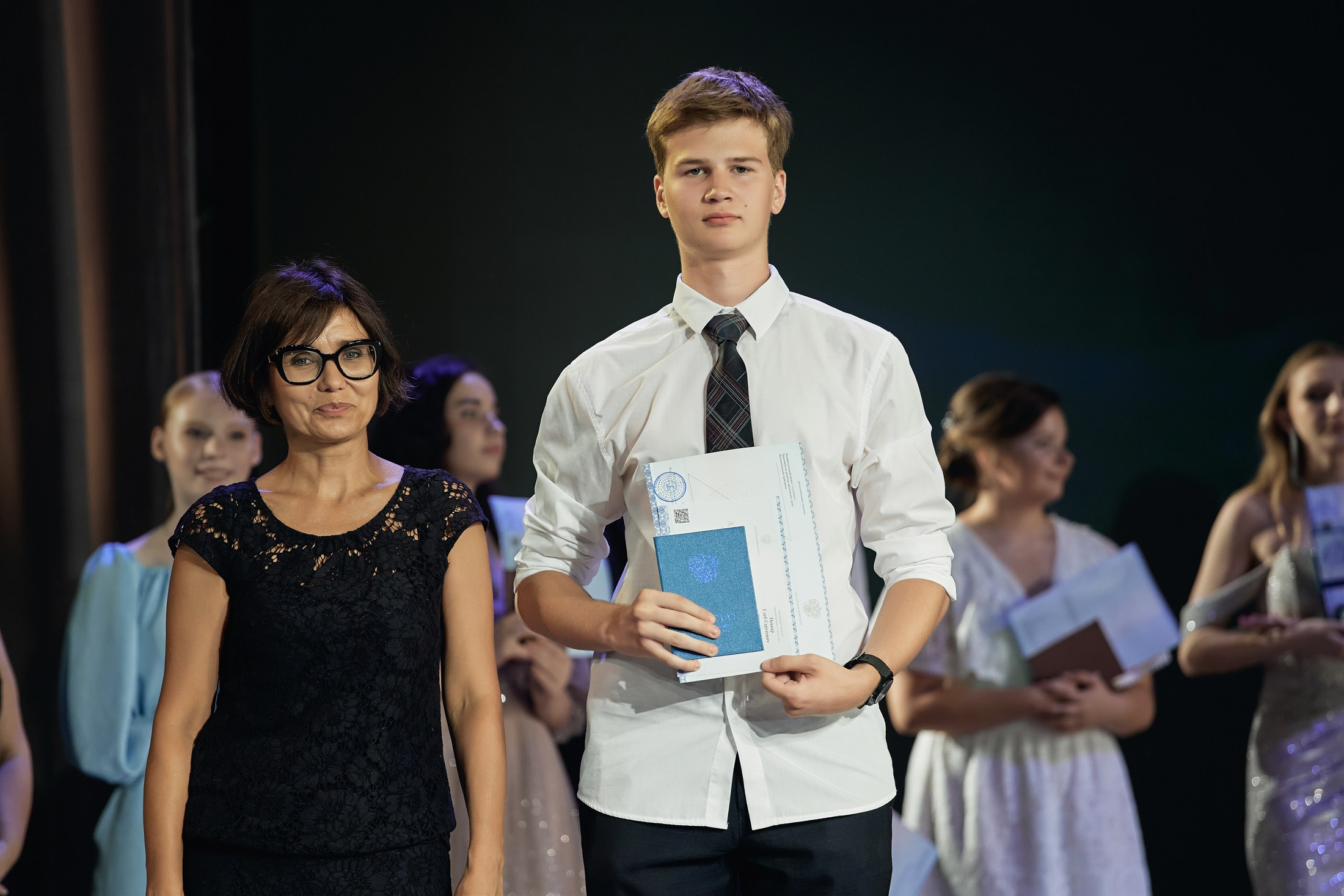 Фотограф на выпускной. Свадебный репортажный и фуд фотограф в Барнауле Гайфулин Виталий