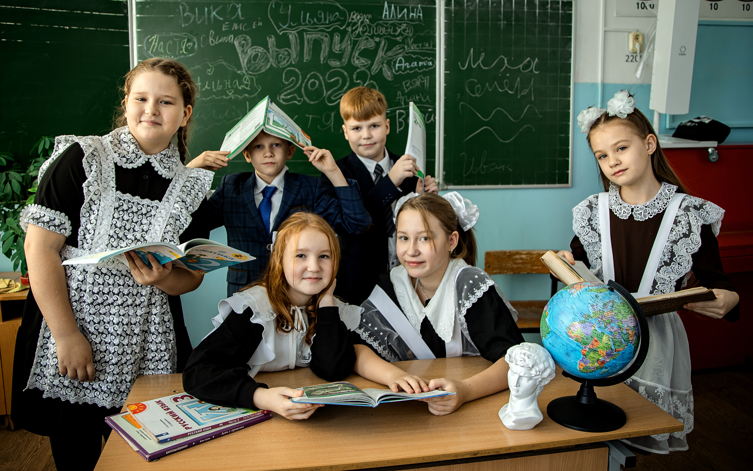 <title> Выпускной альбом Чита, Школа Чита, детский сад Чита, живое фото. Фотограф Григорьева Ольга. Портретная, семейная съёмка, Love Stori, видеосъёмка в городе Чита. Выпускные альбомы, фотокниги