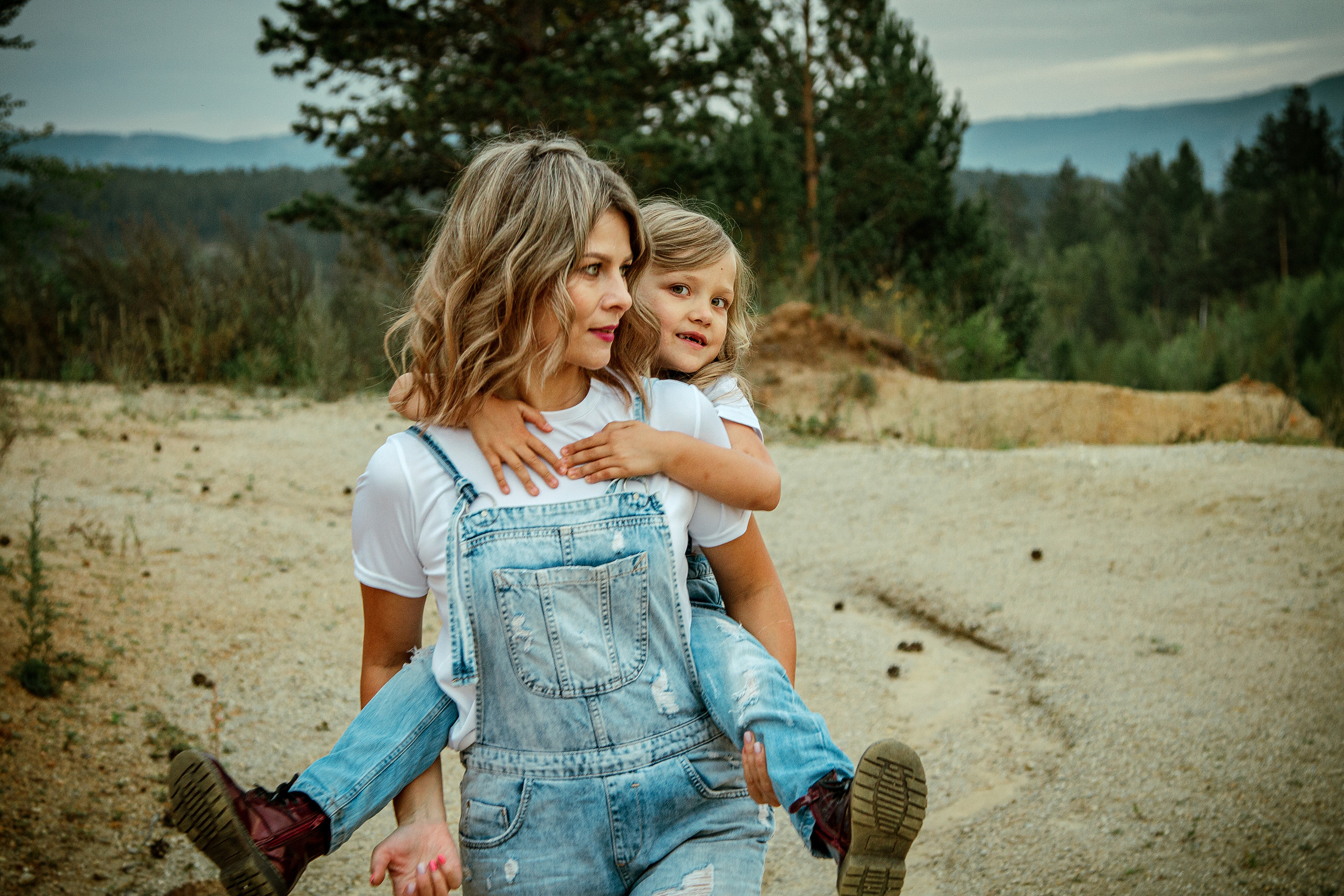 Семейная съёмка. Карьеры. Фотограф Григорьева Ольга. Портретная, семейная съёмка, Love Stori, видеосъёмка в городе Чита. Выпускные альбомы, фотокниги