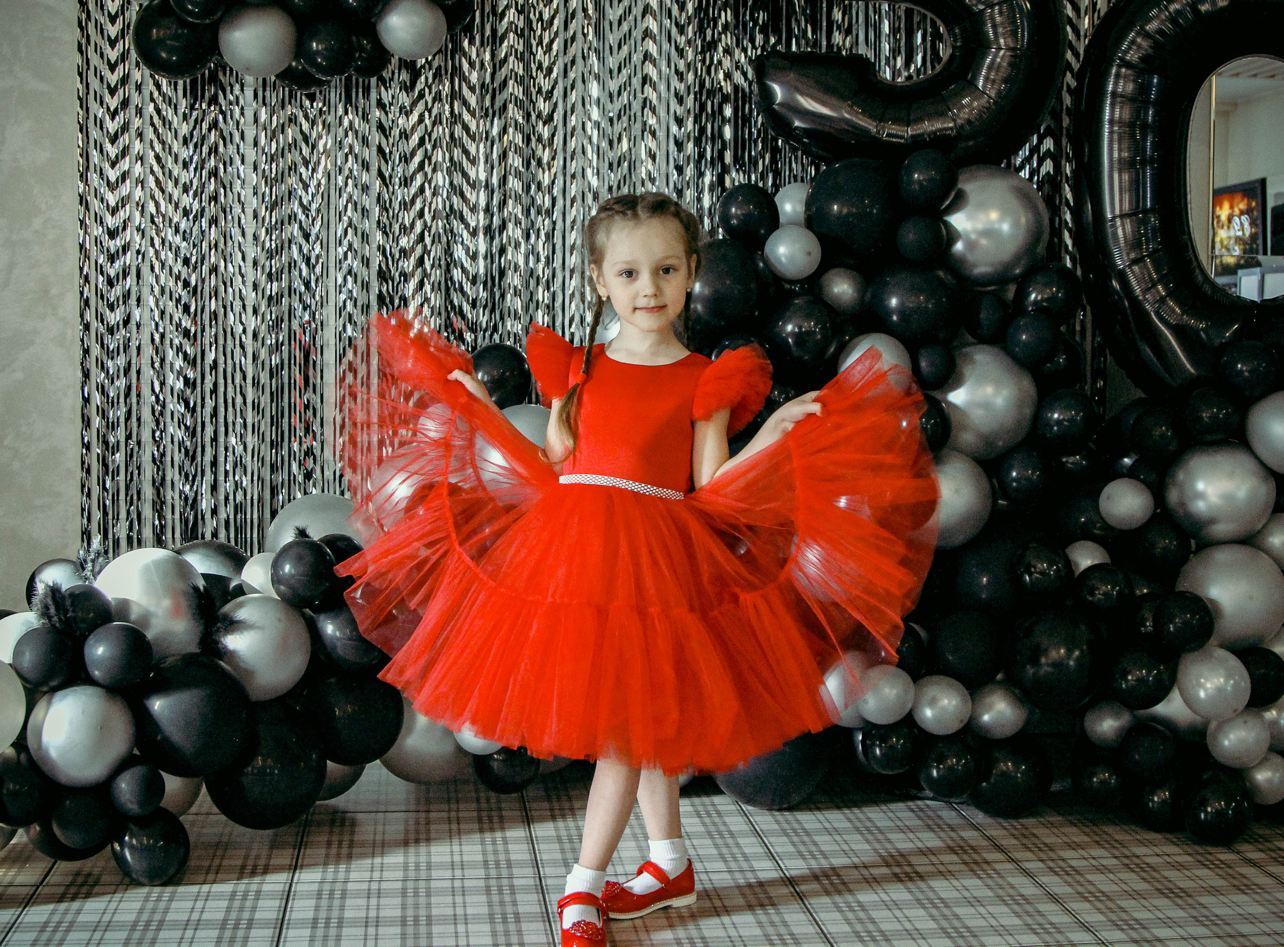 Юбилей. Фотограф Григорьева Ольга. Портретная, семейная съёмка, Love Stori, видеосъёмка в городе Чита. Выпускные альбомы, фотокниги