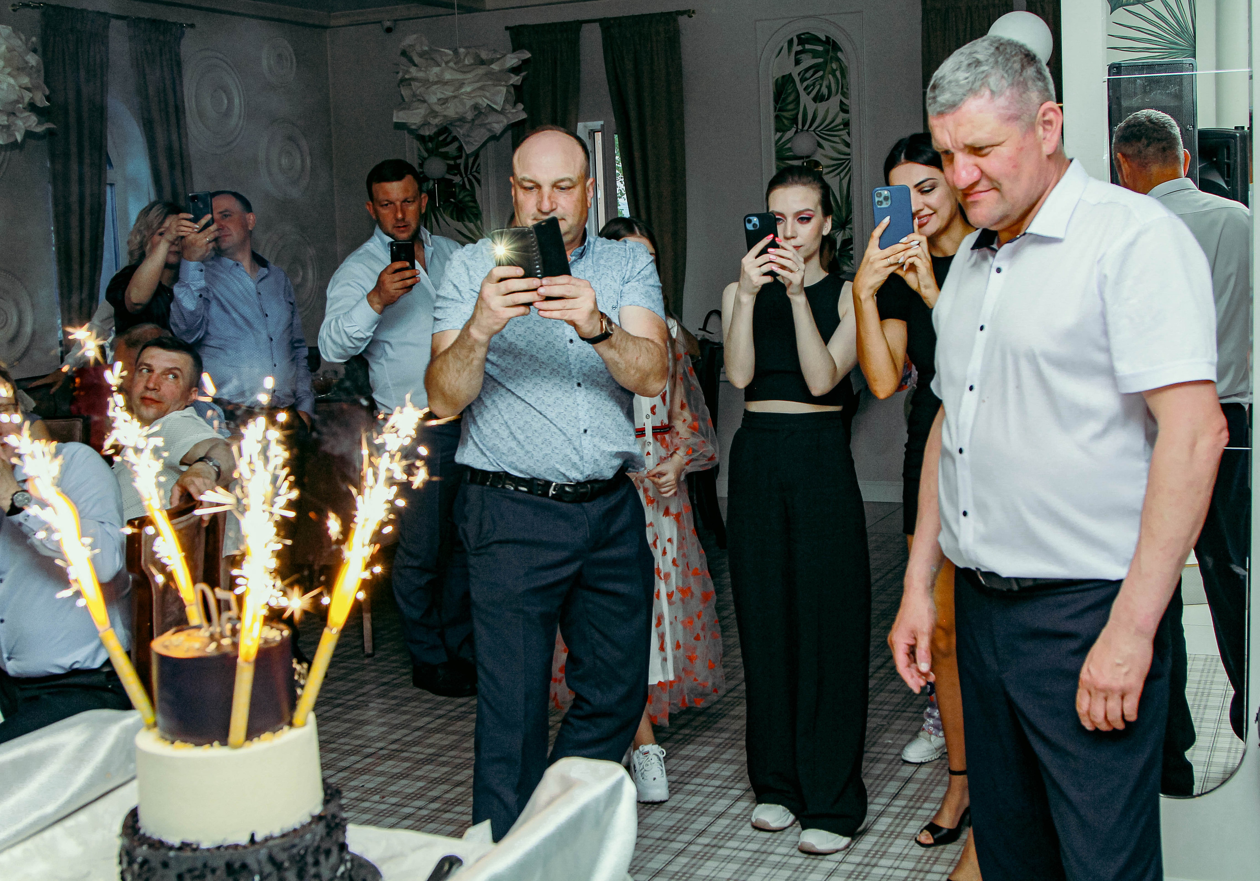 Юбилей. Фотограф Григорьева Ольга. Портретная, семейная съёмка, Love Stori, видеосъёмка в городе Чита. Выпускные альбомы, фотокниги