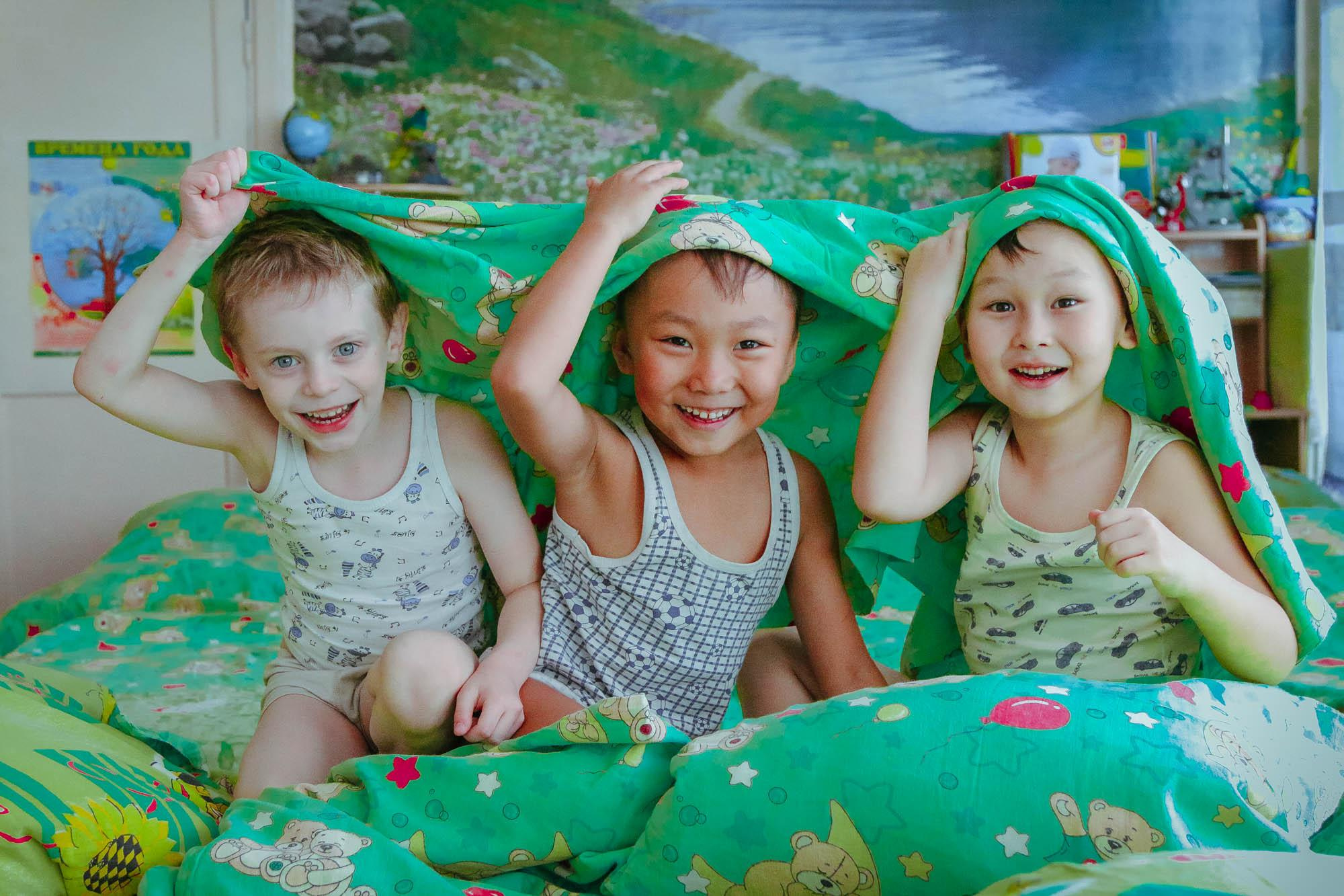 <title> Выпускной альбом Чита, Школа Чита, детский сад Чита,живоефото. Фотограф Григорьева Ольга. Портретная, семейная съёмка, Love Stori, видеосъёмка в городе Чита. Выпускные альбомы, фотокниги