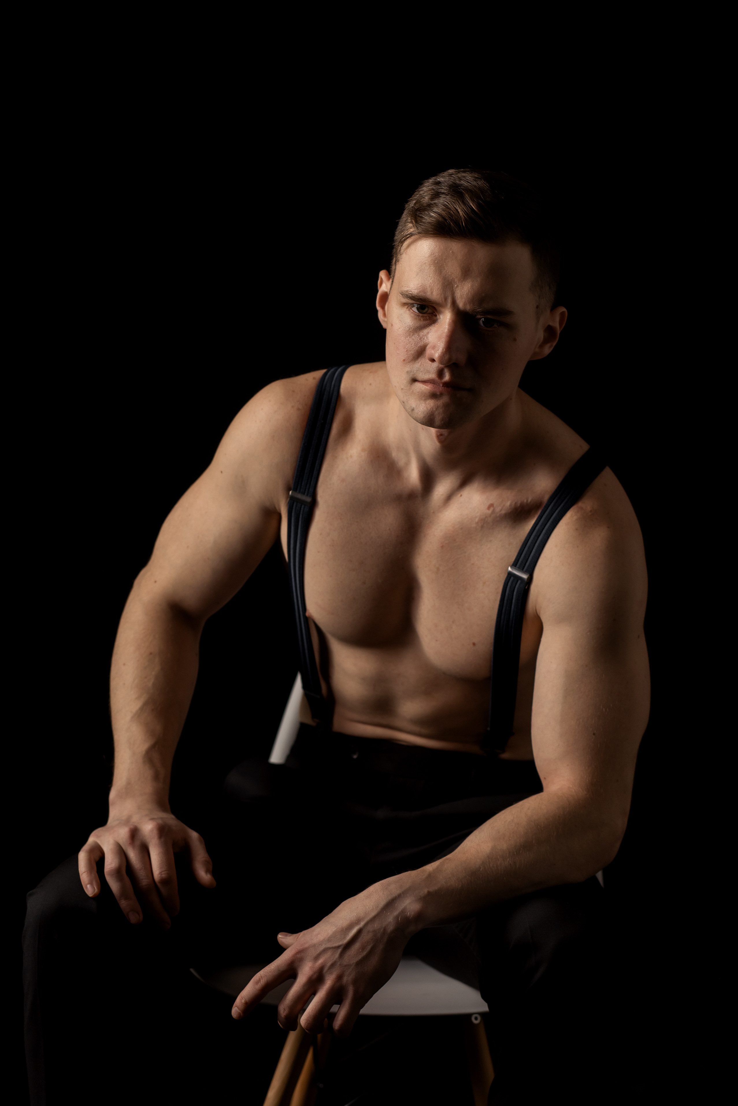 Мужской портрет. Фотограф Григорьева Ольга. Портретная, семейная съёмка, Love Stori, видеосъёмка в городе Чита. Выпускные альбомы, фотокниги