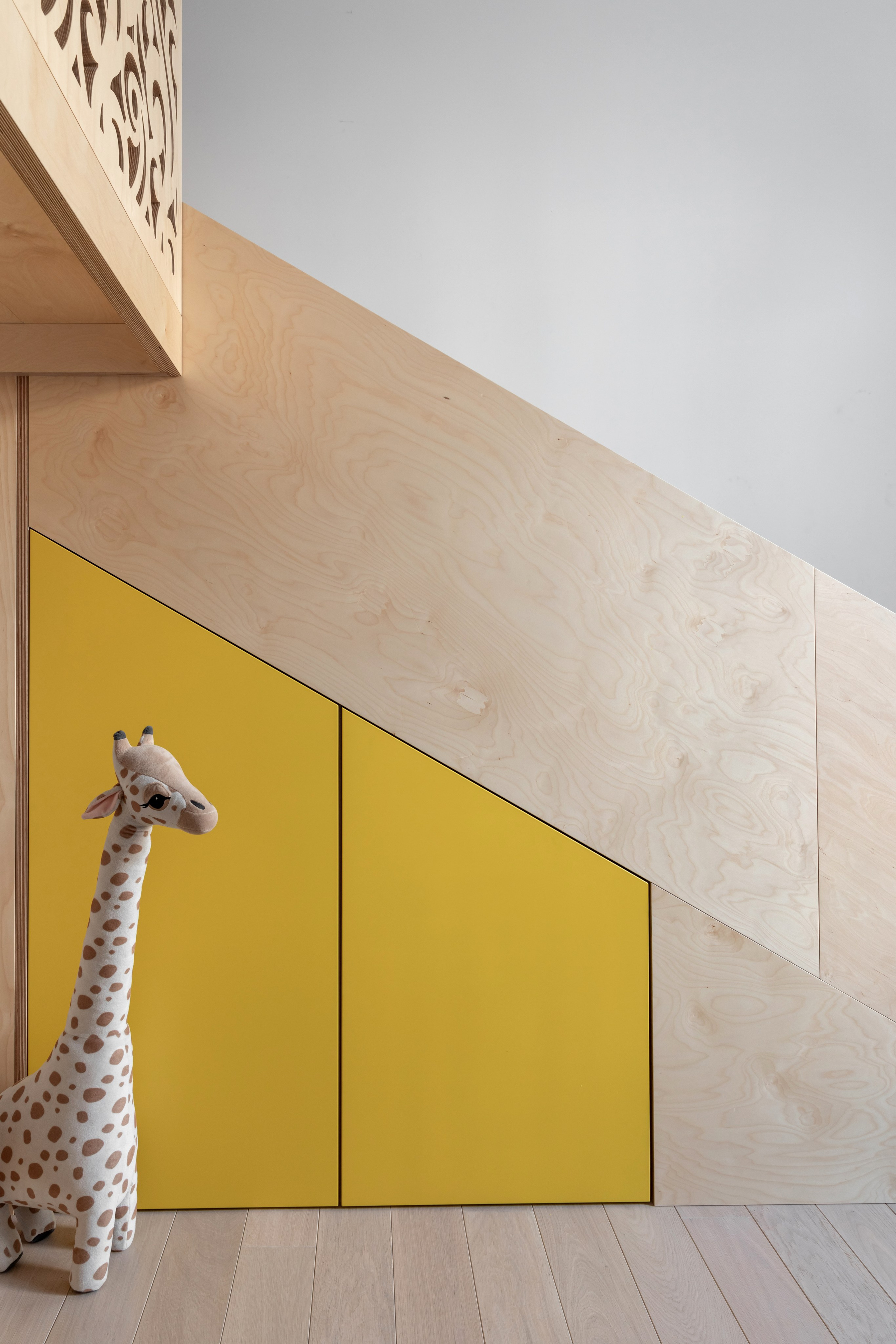 Квартира с мебелью из фанеры. Наталья Мавренкова интерьерный фотограф, декоратор в Санкт-Петербурге