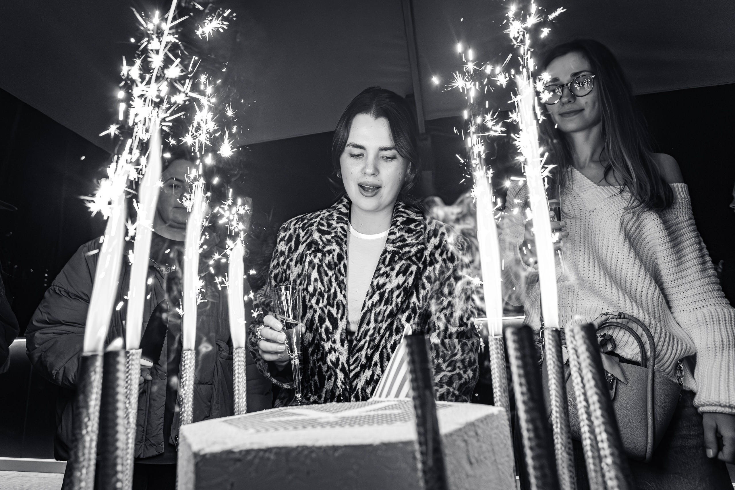 10 лет проекту «КОФЕДВИЖ» и открытие новой кофейни_Ялта_19.12.2025. Аминов Руслан | Фотограф