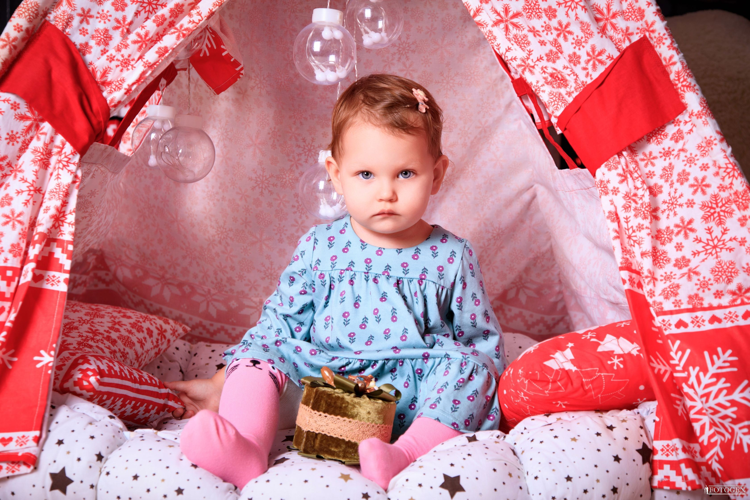Новогодние фотосессии для малышей до 3 лет в Краснодаре. Интерьерная фотостудия FOTOGEN г. Краснодар