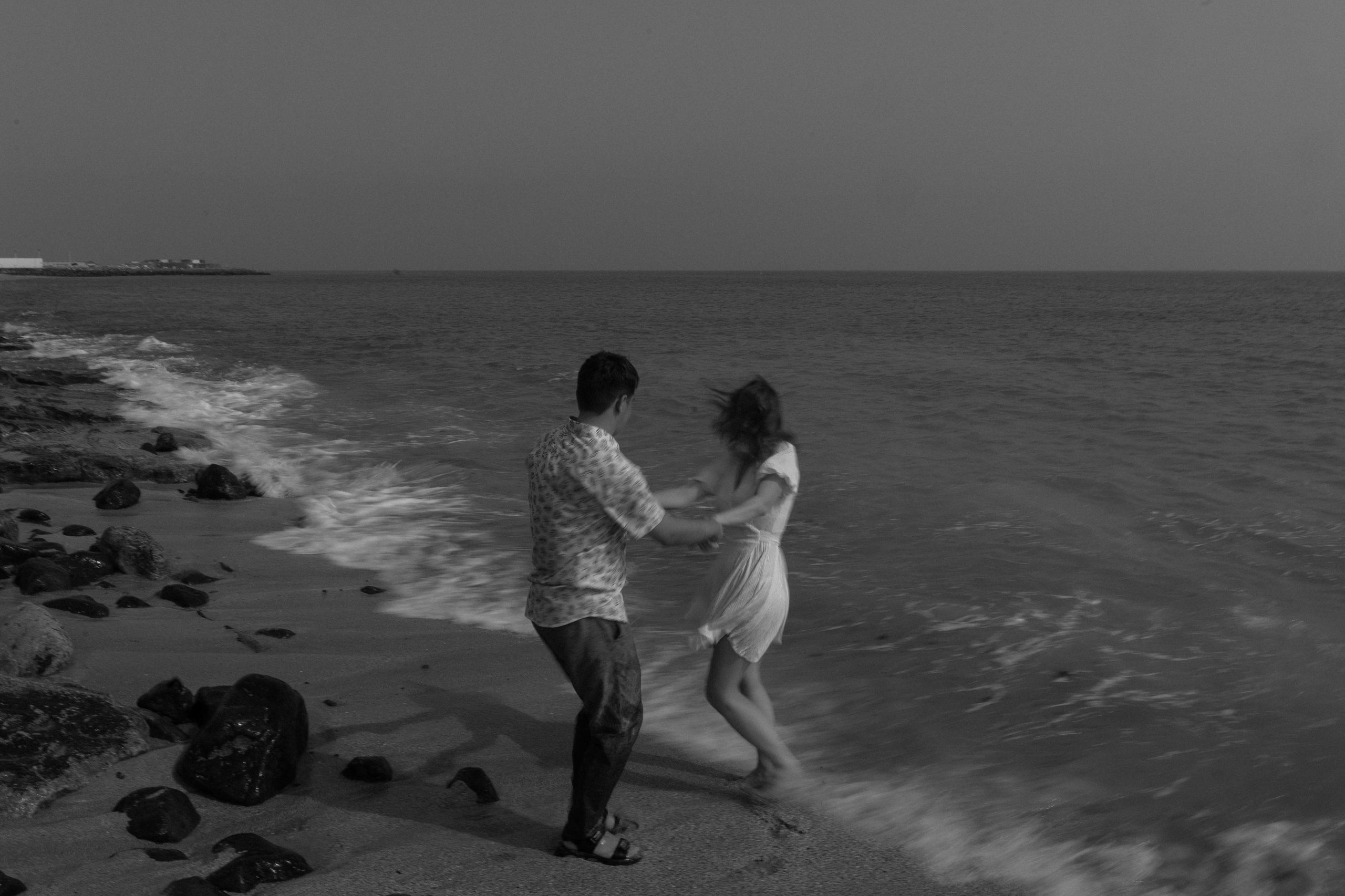 European stylish love-story in abu dhabi monochrome love