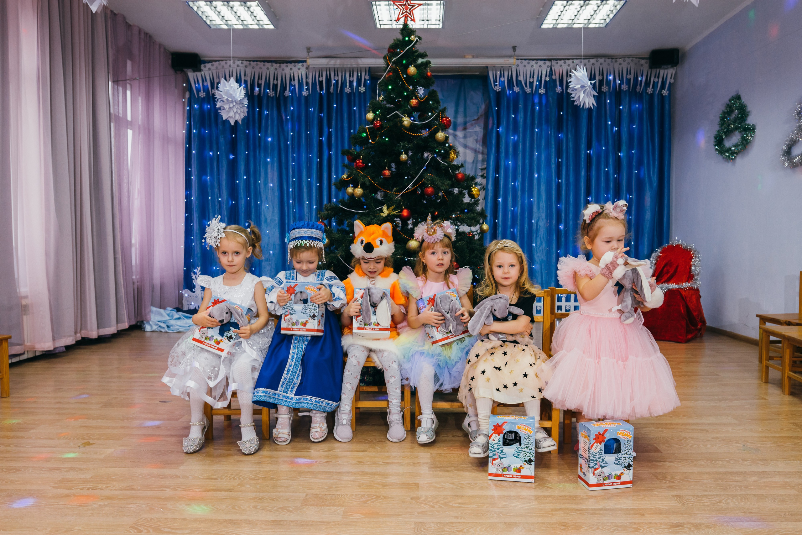 Новогодний утренник в детском саду. Профессиональный фотограф Геленджик, Новоросийск Виктория Цейс