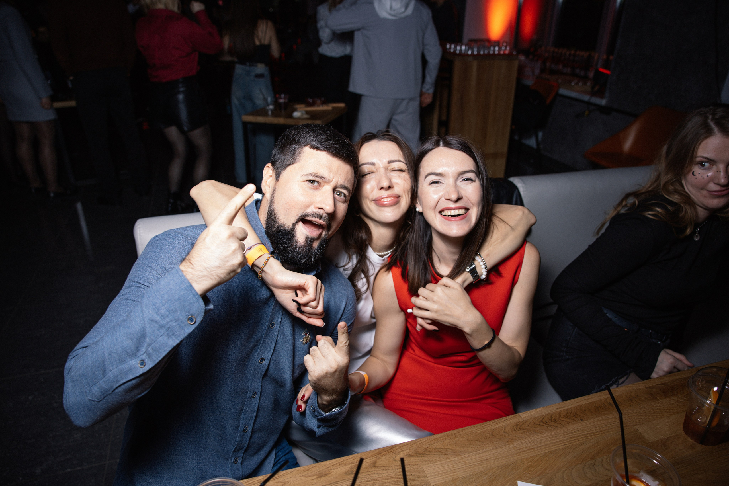 Соседи, Тусец. Фотограф Эдуарда Титанян