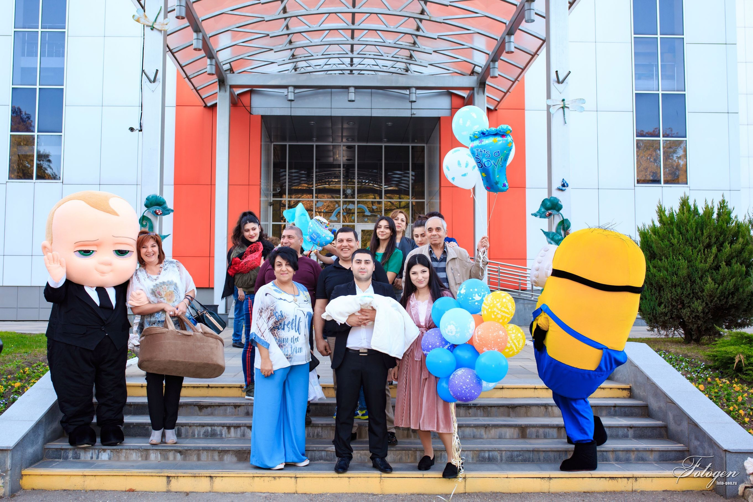 Фотосессия выписки из роддома в Краснодаре | Портфолио Fotogen. Интерьерная фотостудия FOTOGEN г. Краснодар