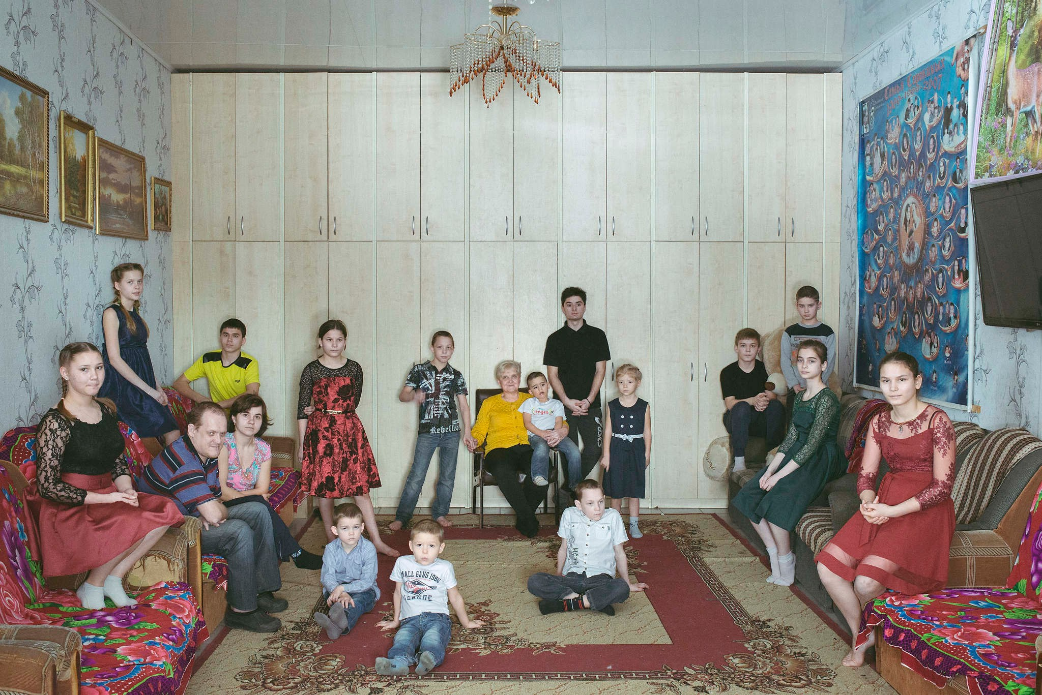Портрет многодетной семьи священника с Ростовской области. Съемка для журнала Telegraph.