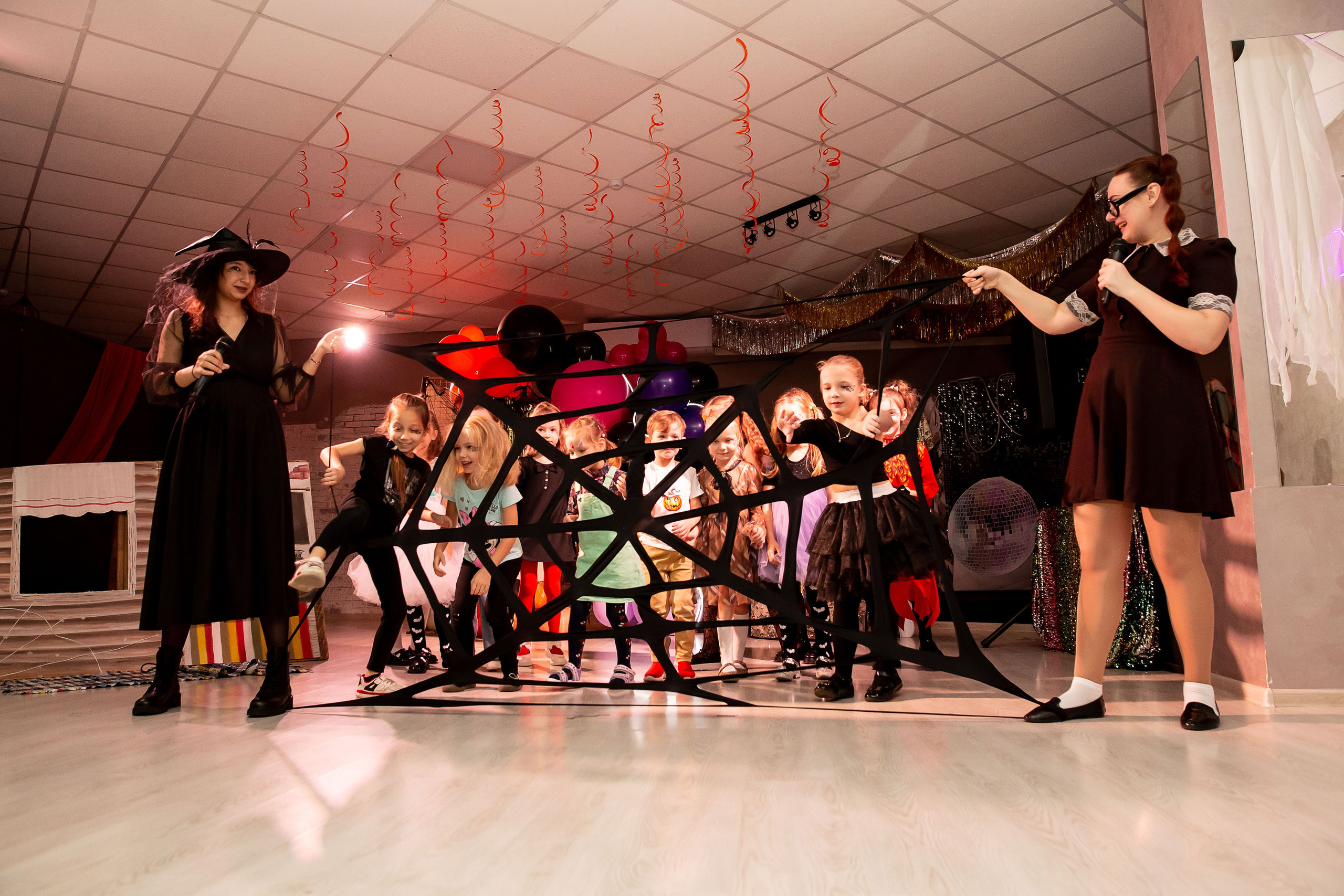 Верхом на помеле спектакль интерактивный. Семейный и детский фотограф Анна Петракова