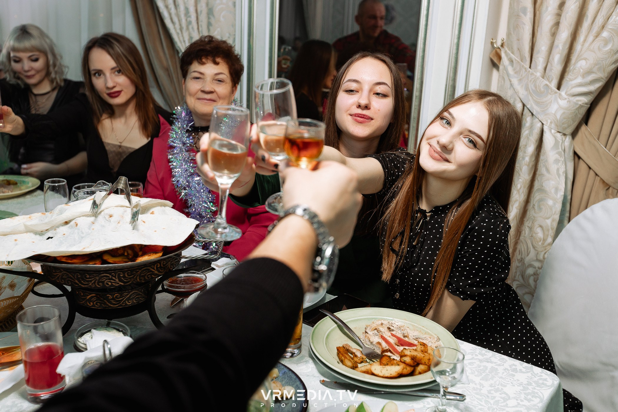 Новогодний вечер в ресторане «Лазурный Берег»