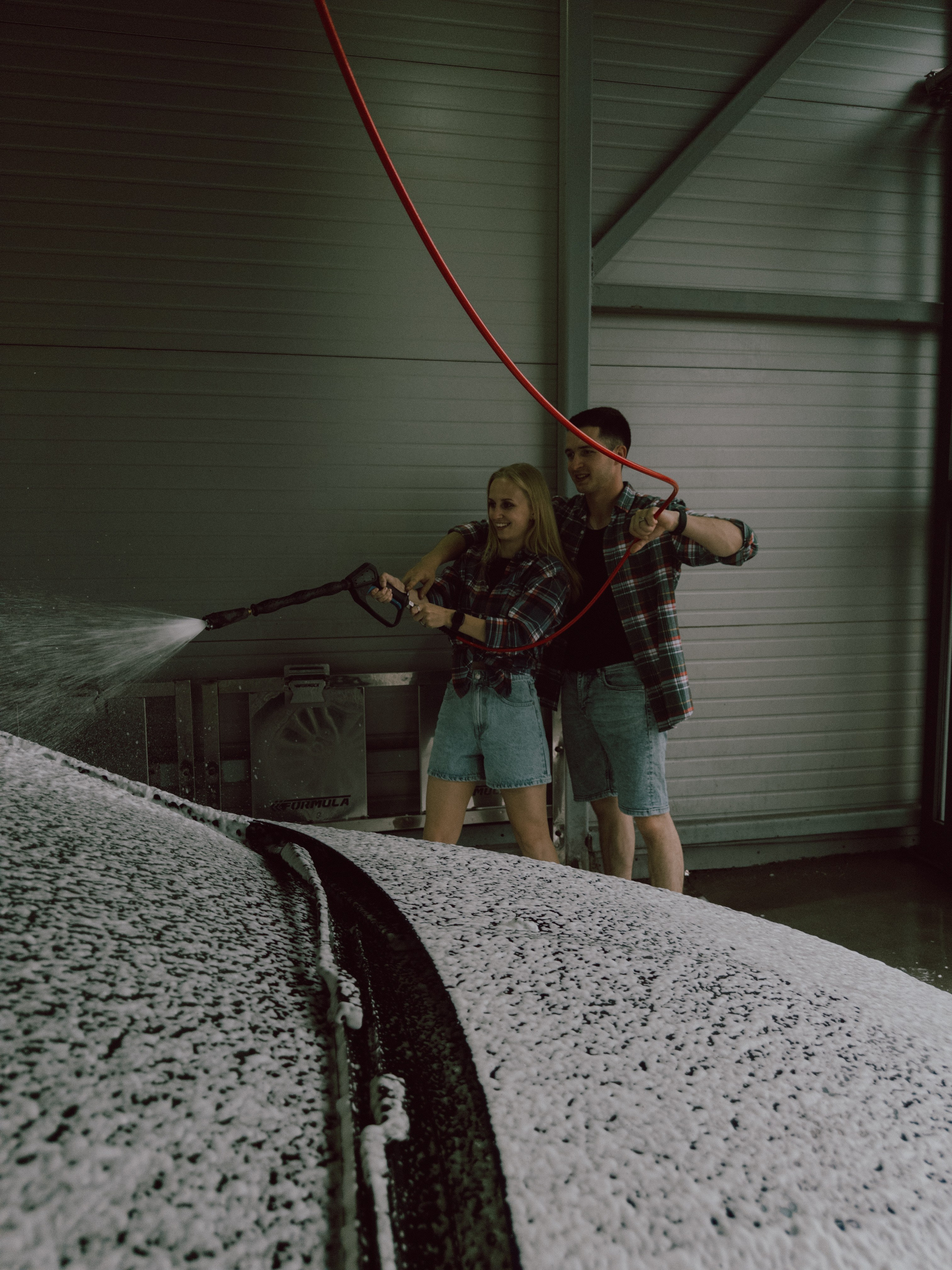 Романтика на автомойке. Фотограф Барнаул Софья Бояринова