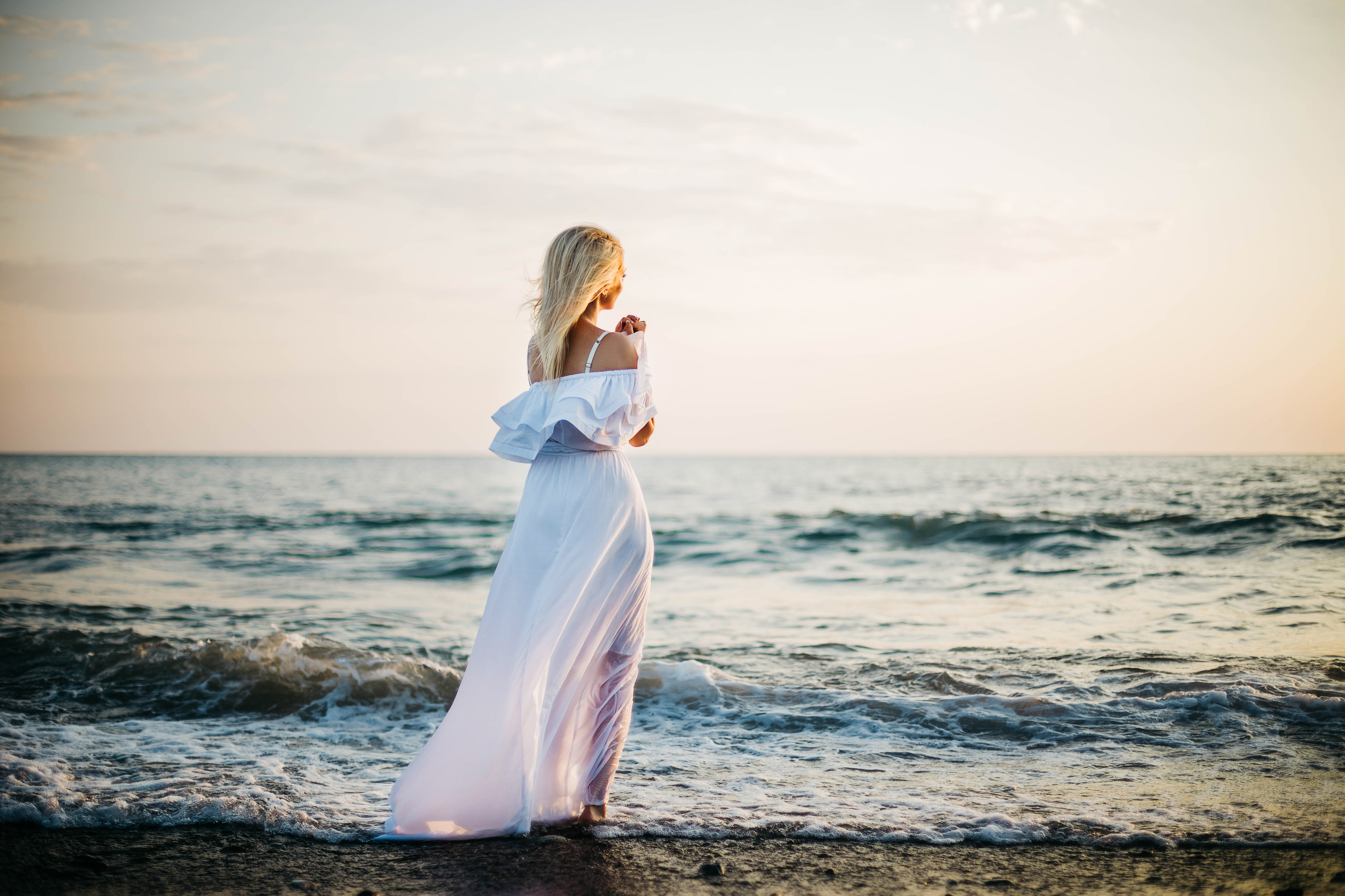 Пляж Мандарин. Милана Довгаль - семейный фотограф и видеограф  в Адлере и Сочи