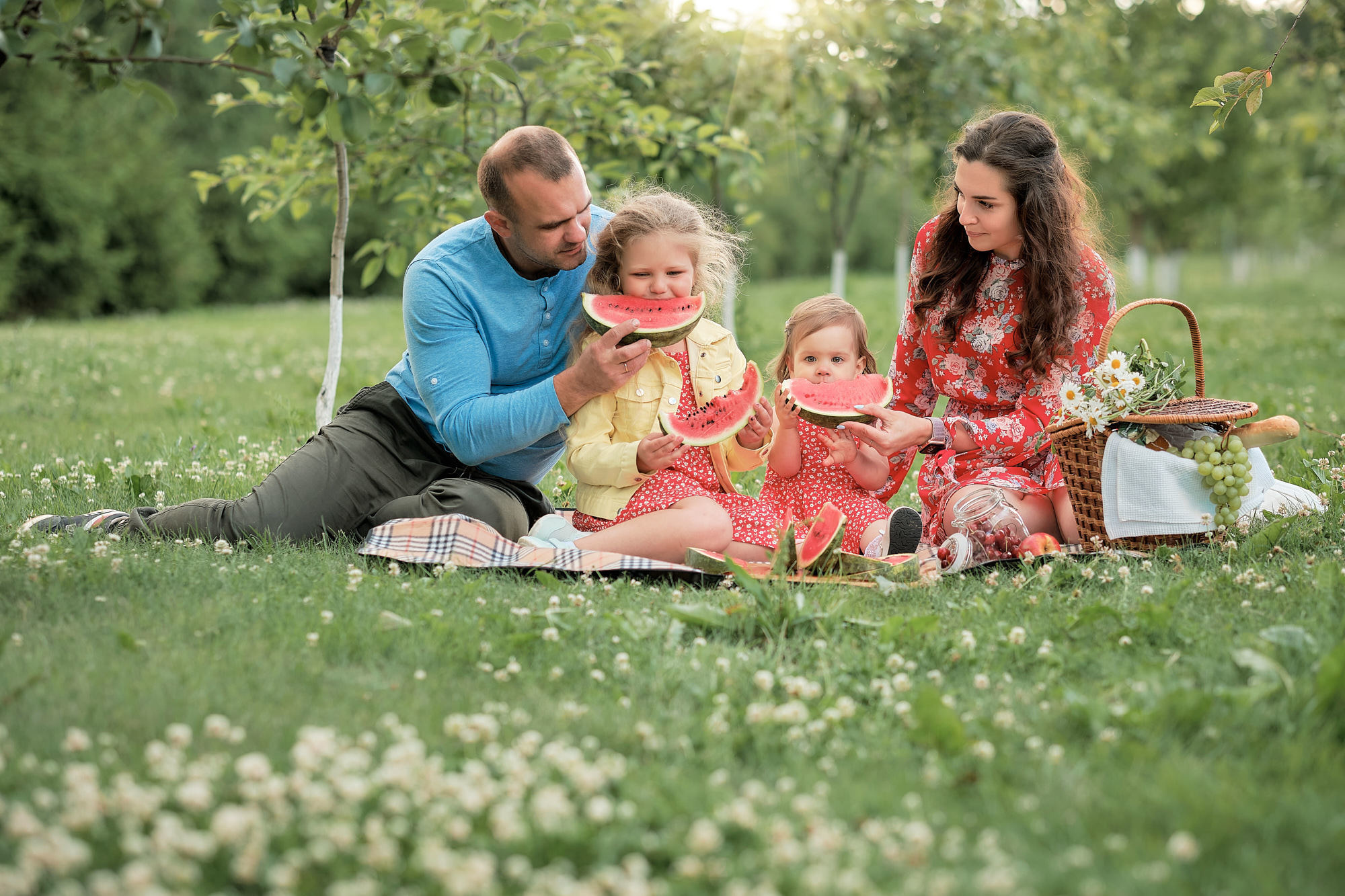 Съёмка на улице. Выпускной альбом Выборг, Каменногорск, Светогорск, Санкт-Петербург