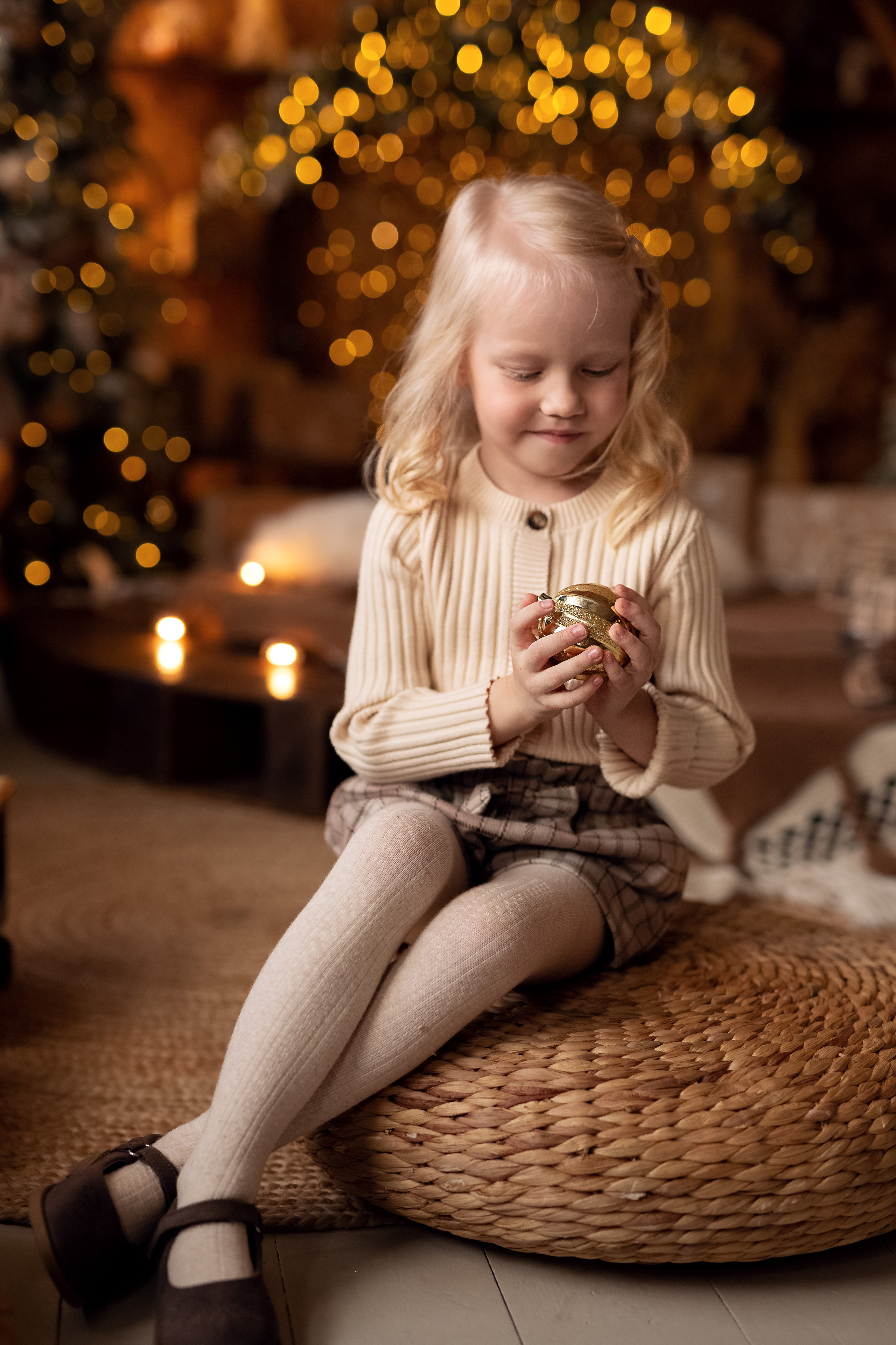 Семья в новогодней студии. Семейный и детский фотограф в Москве Юлия