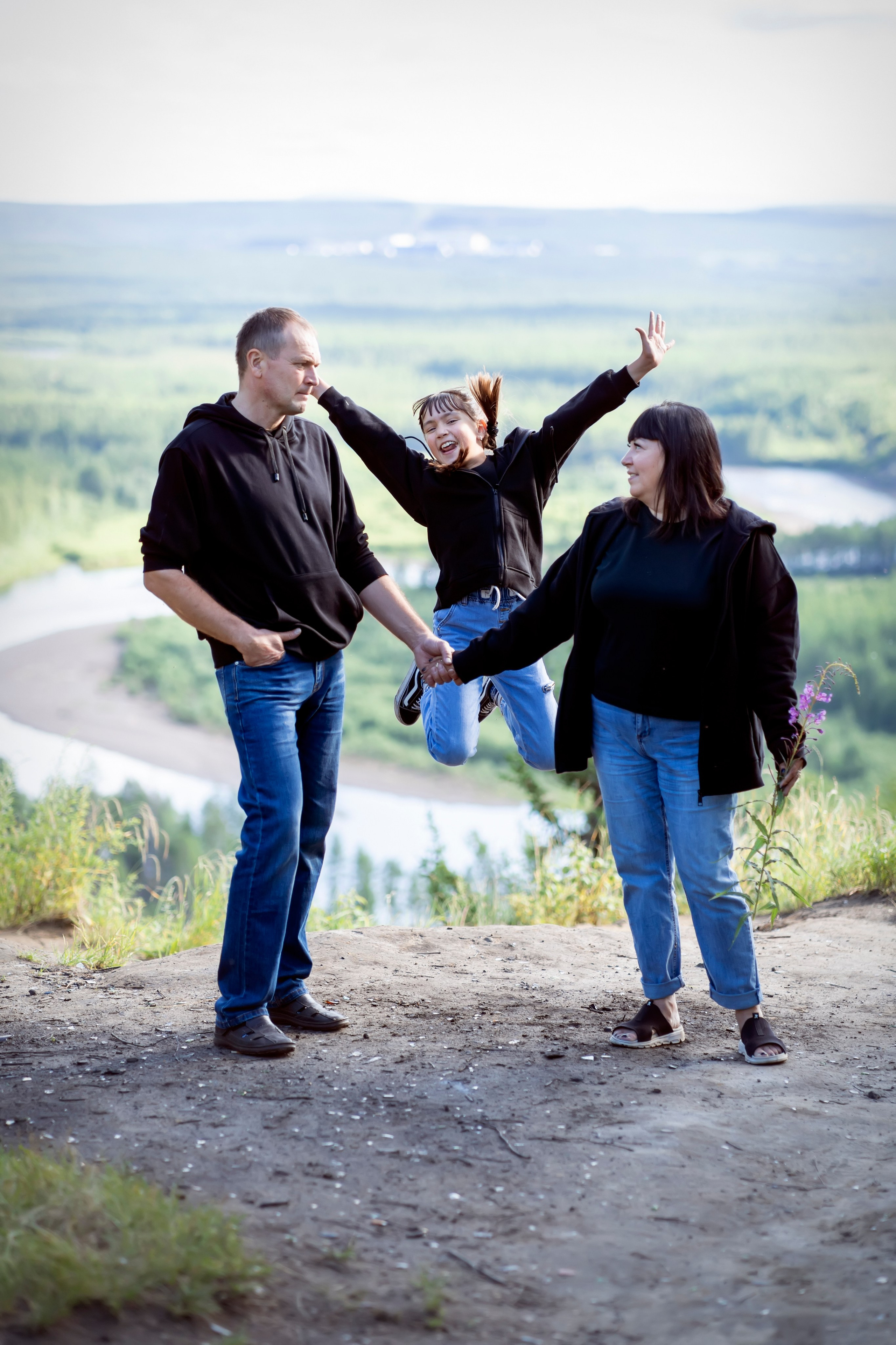 Летняя прогулка на АЯМовской скале. Семейный и детский фотограф в Хабаровске Анна Гриневич