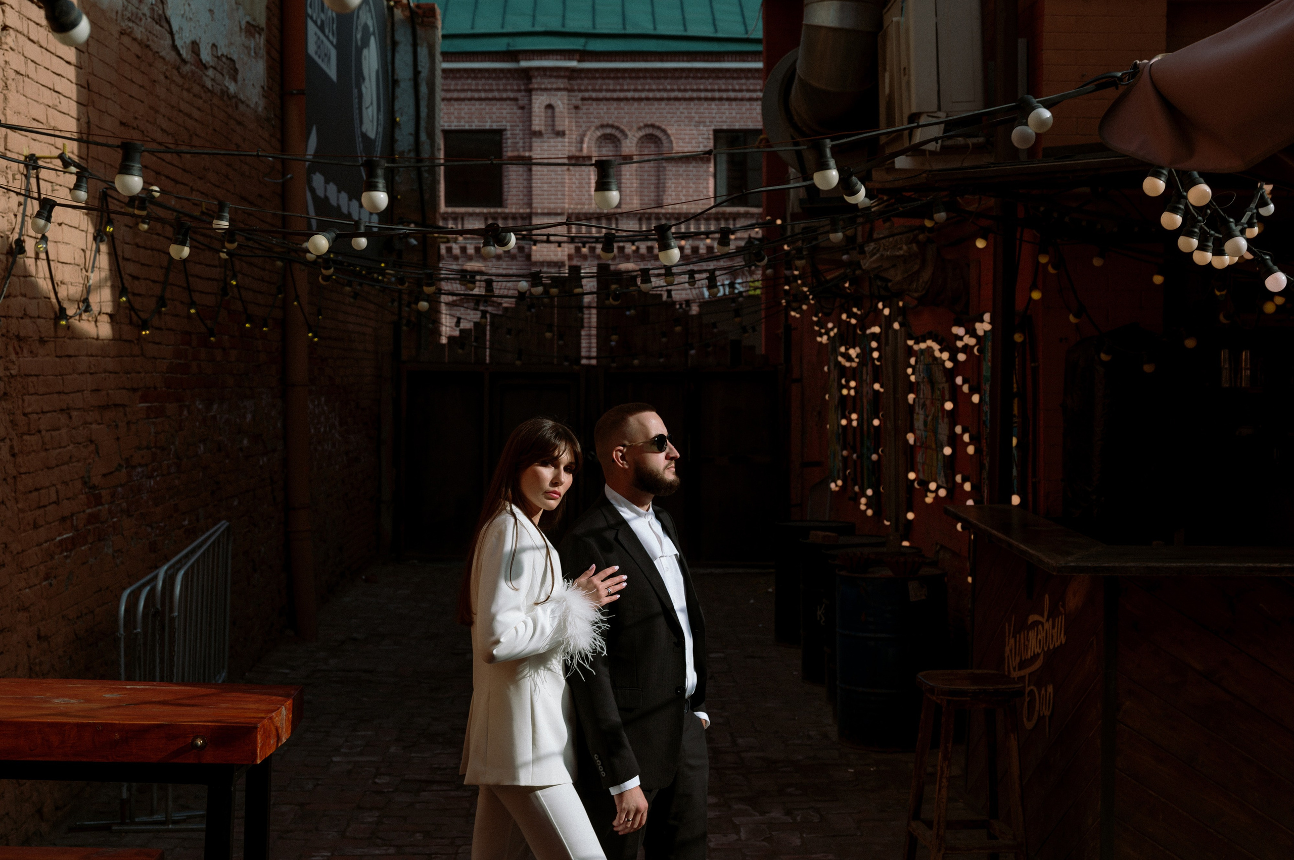 Astrakhan street wedding. Wedding photographer