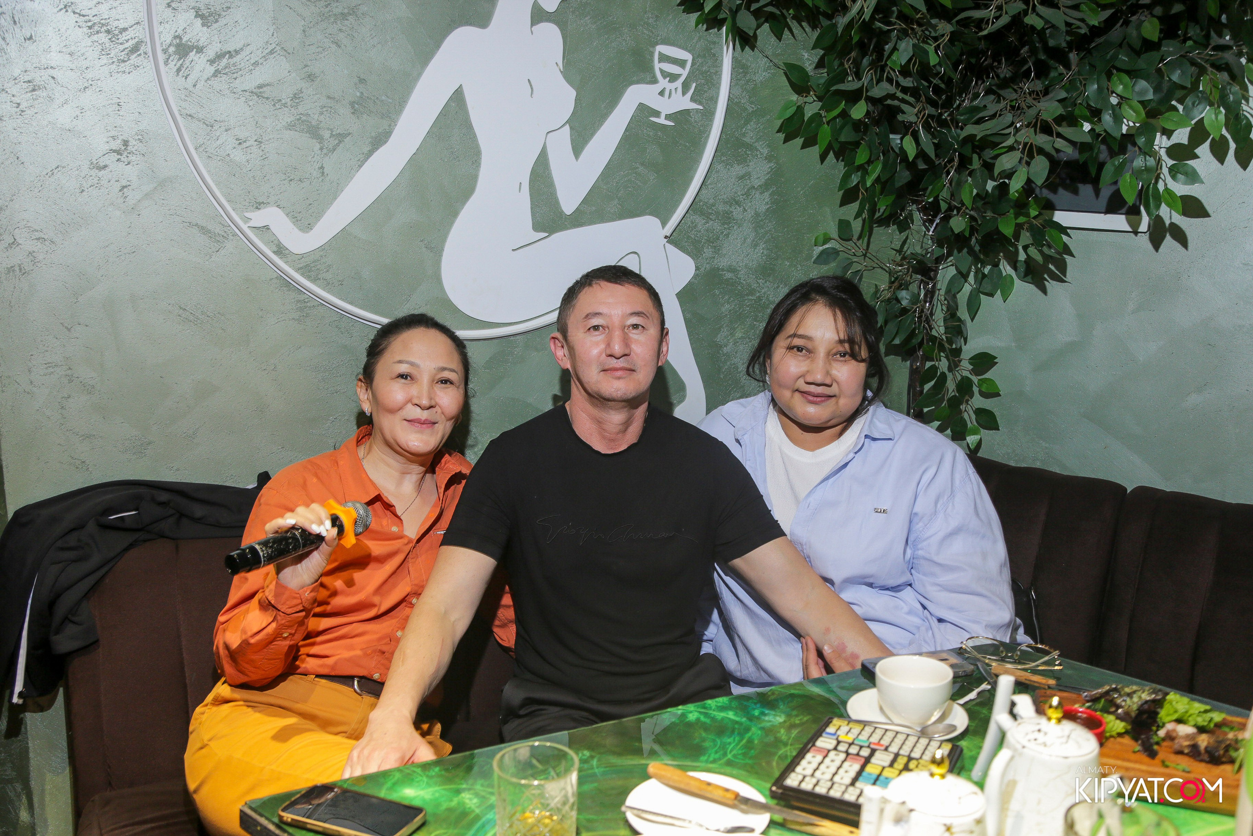 УХО И МЕДВЕДЬ НА САИНА. КИПЯТКОМ АЛМАТЫ! Фотосъемка мероприятий в Алматы