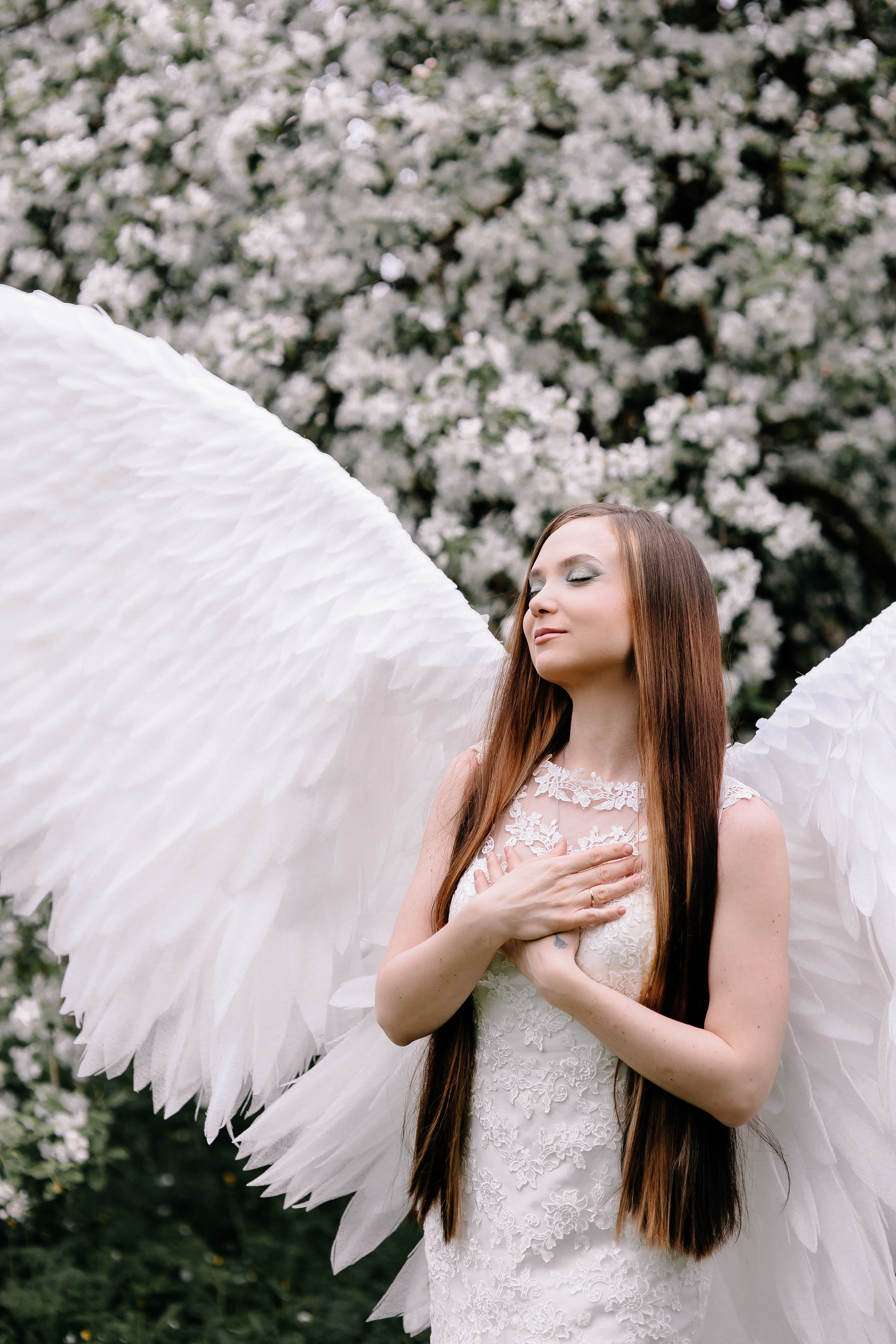 Фотосессия с крыльями ангела. Ангел. Крылья в аренду. Фотосессии Фотодни Псков СПб