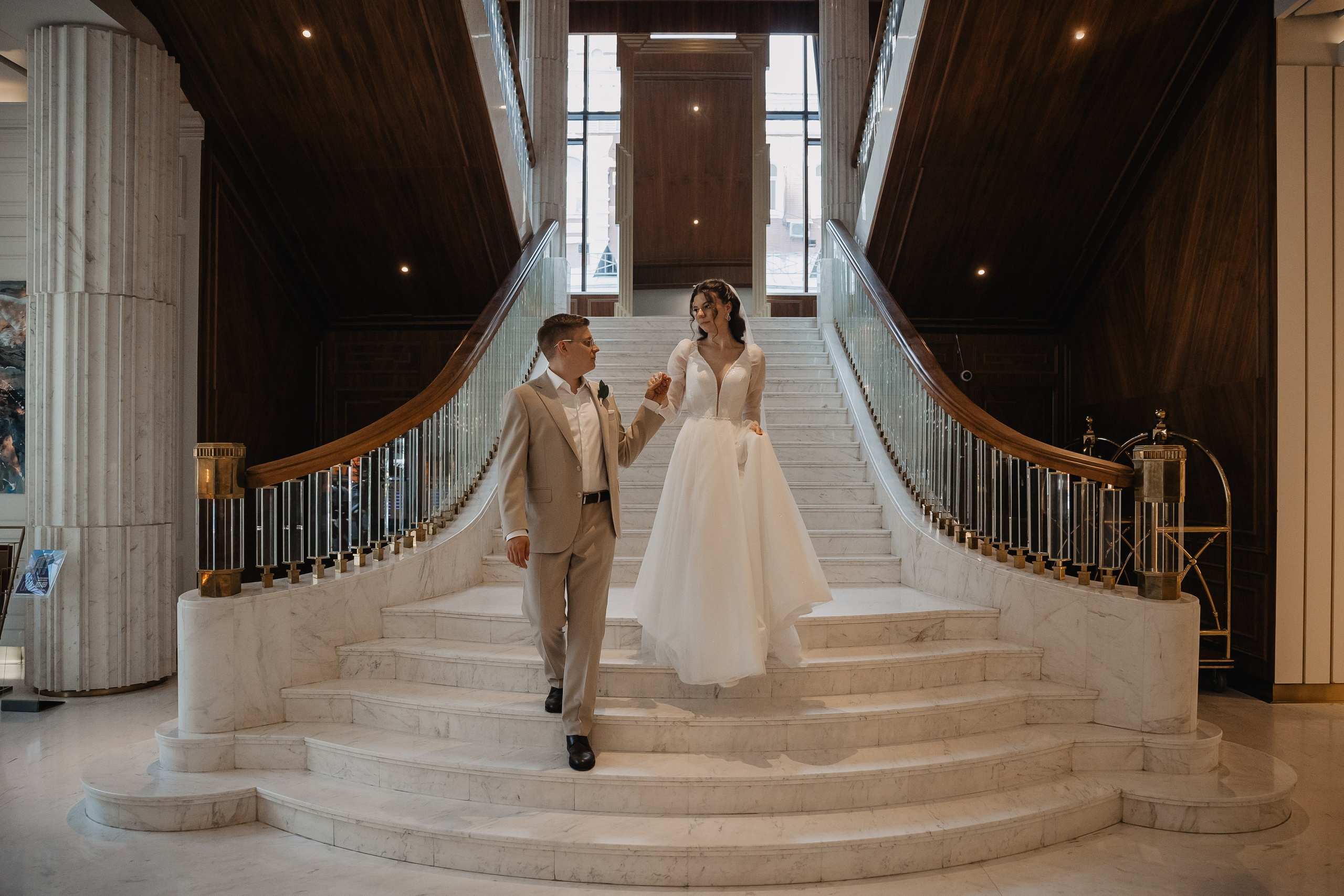 Свадебная фотосессия в отеле Marriott Imperial Plaza. Свадебный фотограф в Москве Дарья Олендарёва