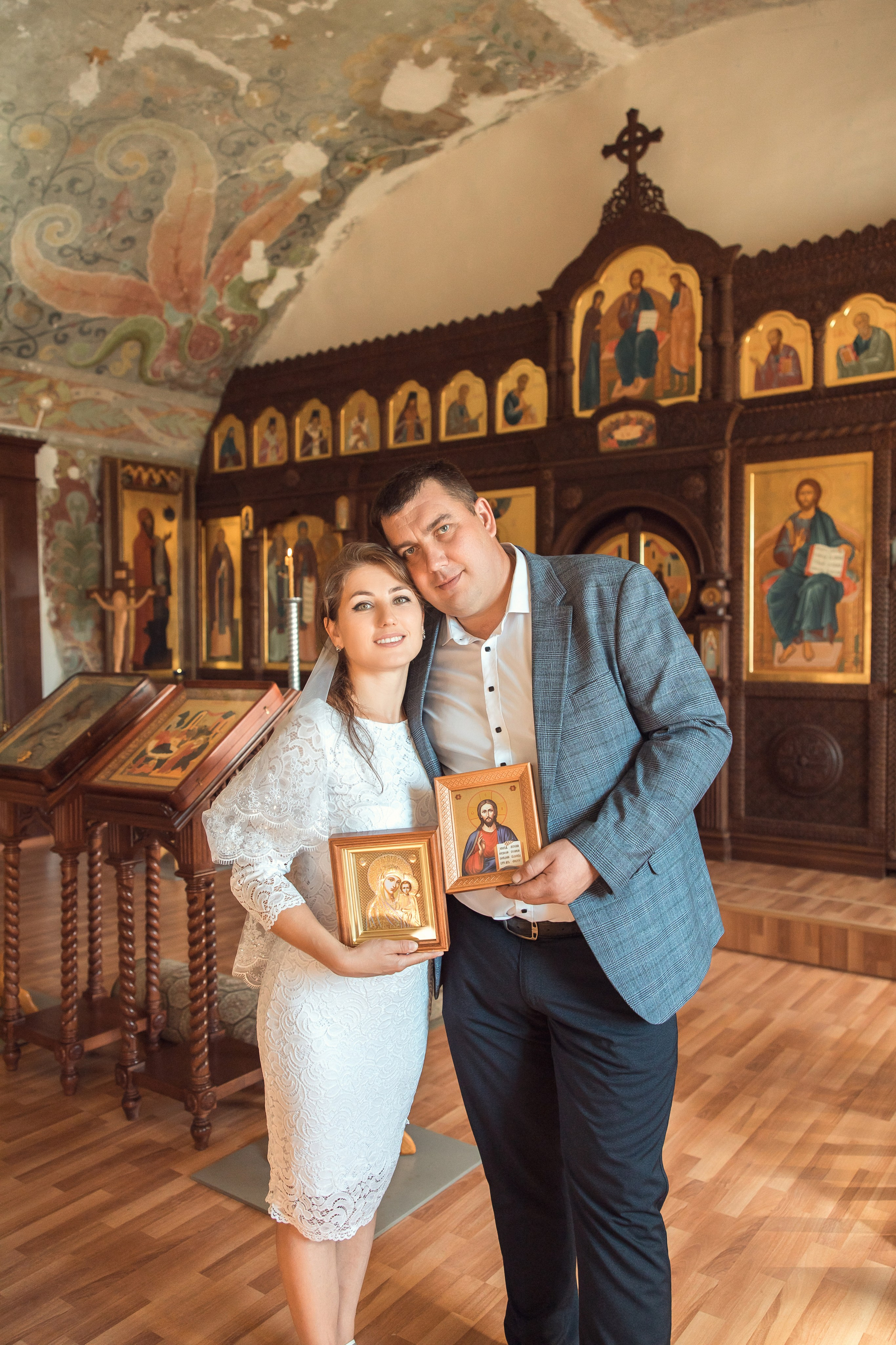 Анастасия и Сергей. Церковь Усекновения главы Иоанна Предтечи при Архиерейском доме. Семейный фотограф в Рязани и Рязанской области