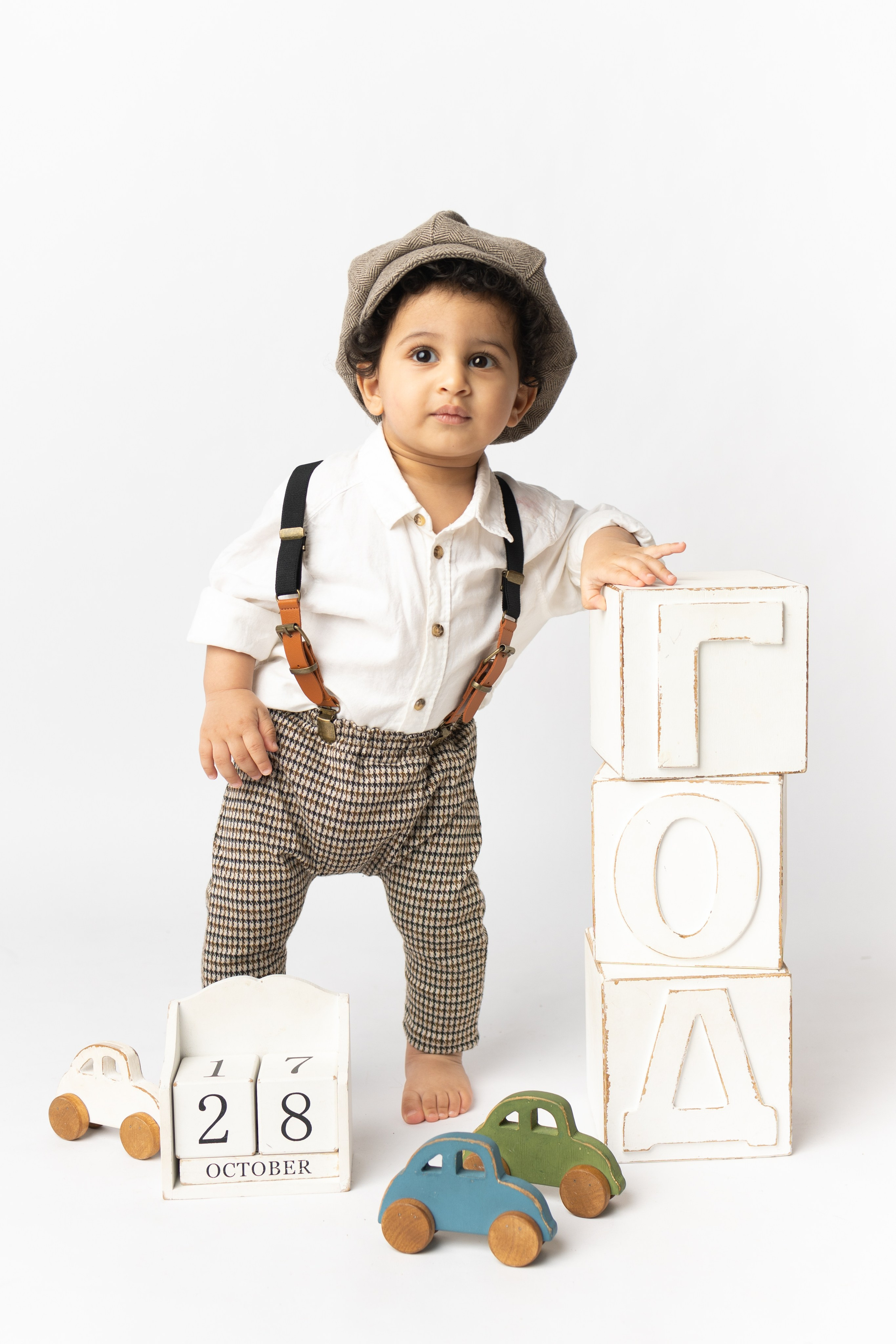 От 9 месяцев  - Фотограф новорожденных: магия детства в каждом снимке. Фотограф новорожденных: волшебные моменты первых дней жизни