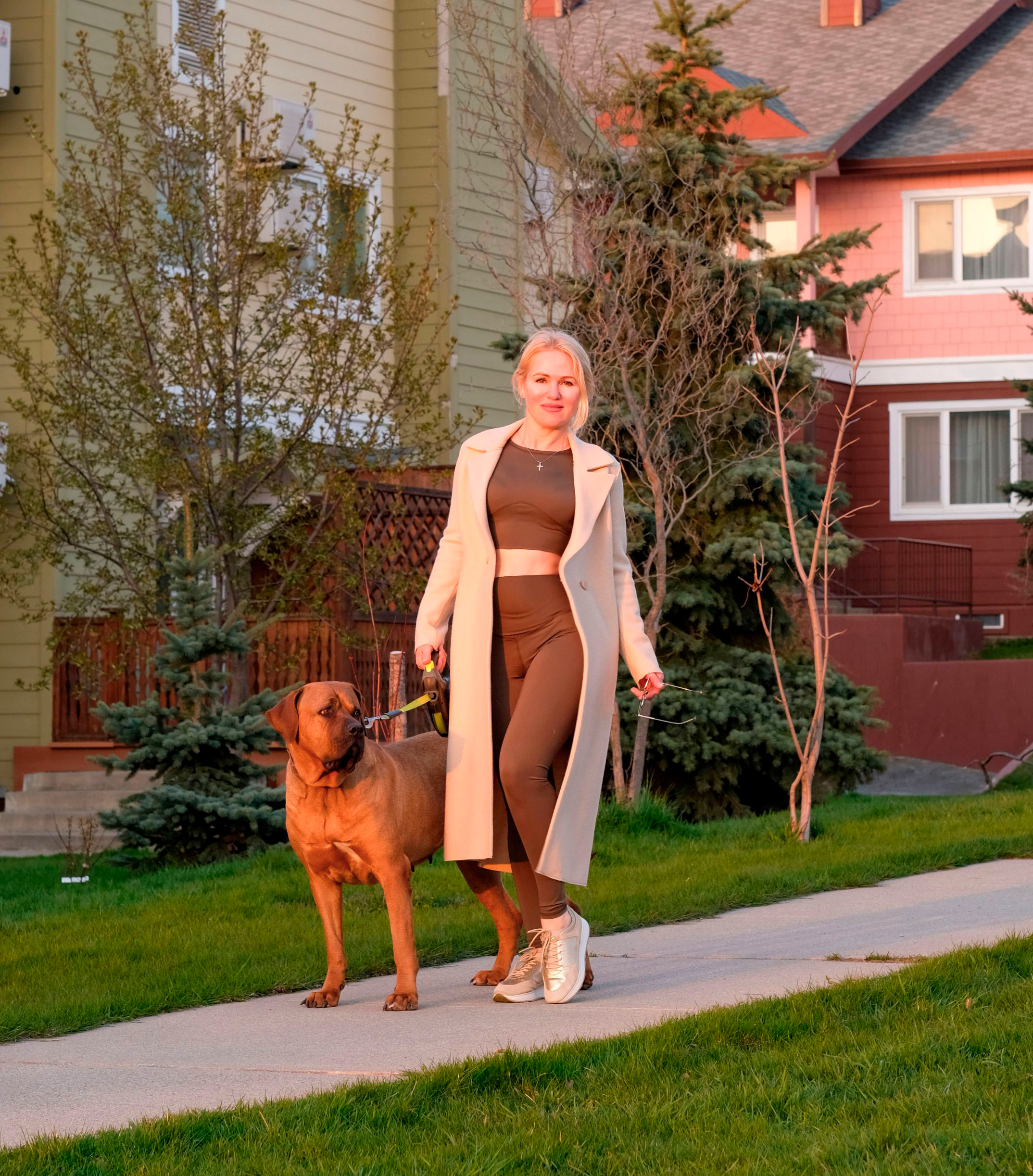 Прогулка Оксаны с собакой. Студийный, портретный, семейный фотограф Южно-Сахалинска Яна Радаева