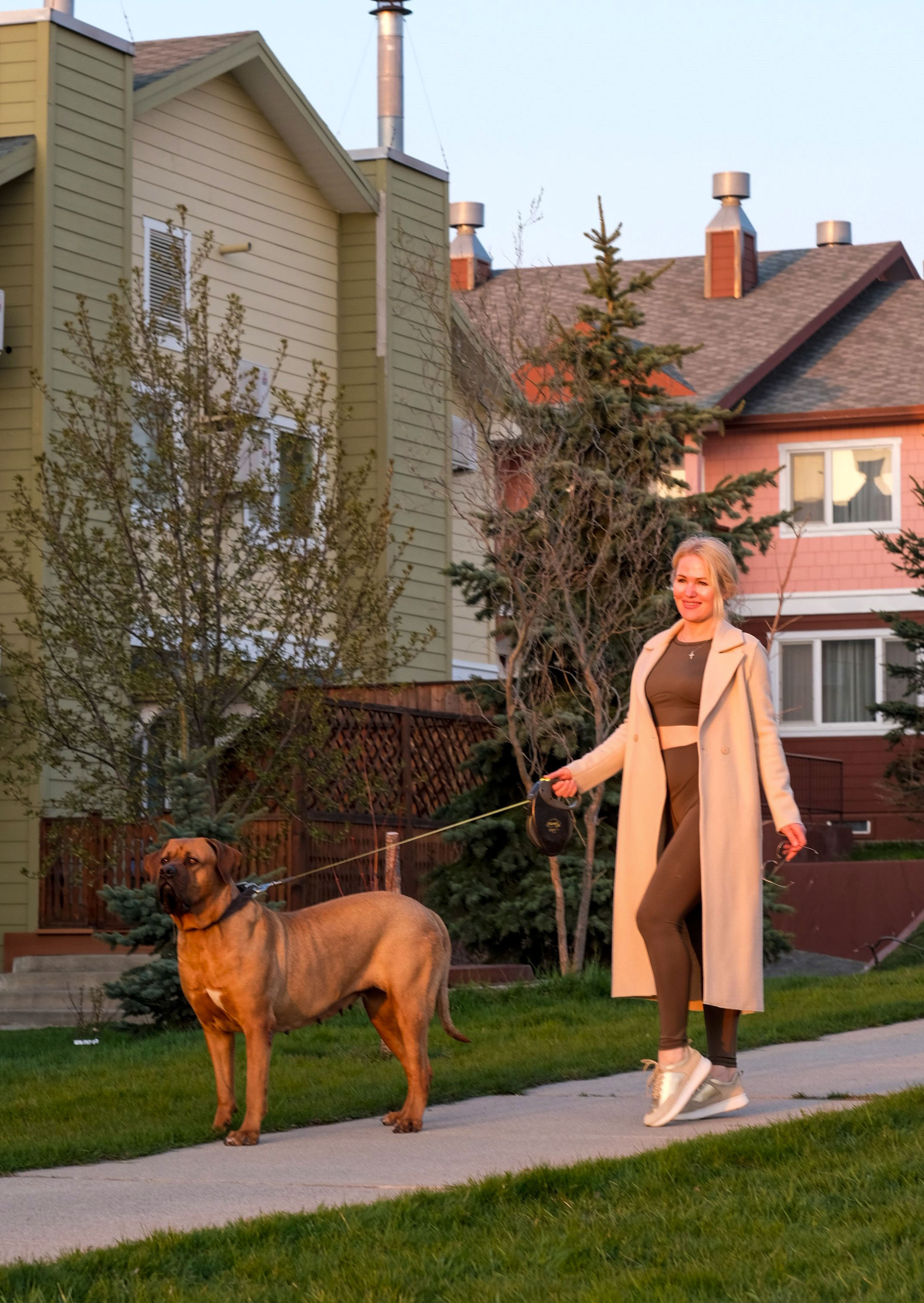 Прогулка Оксаны с собакой. Студийный, портретный, семейный фотограф Южно-Сахалинска Яна Радаева