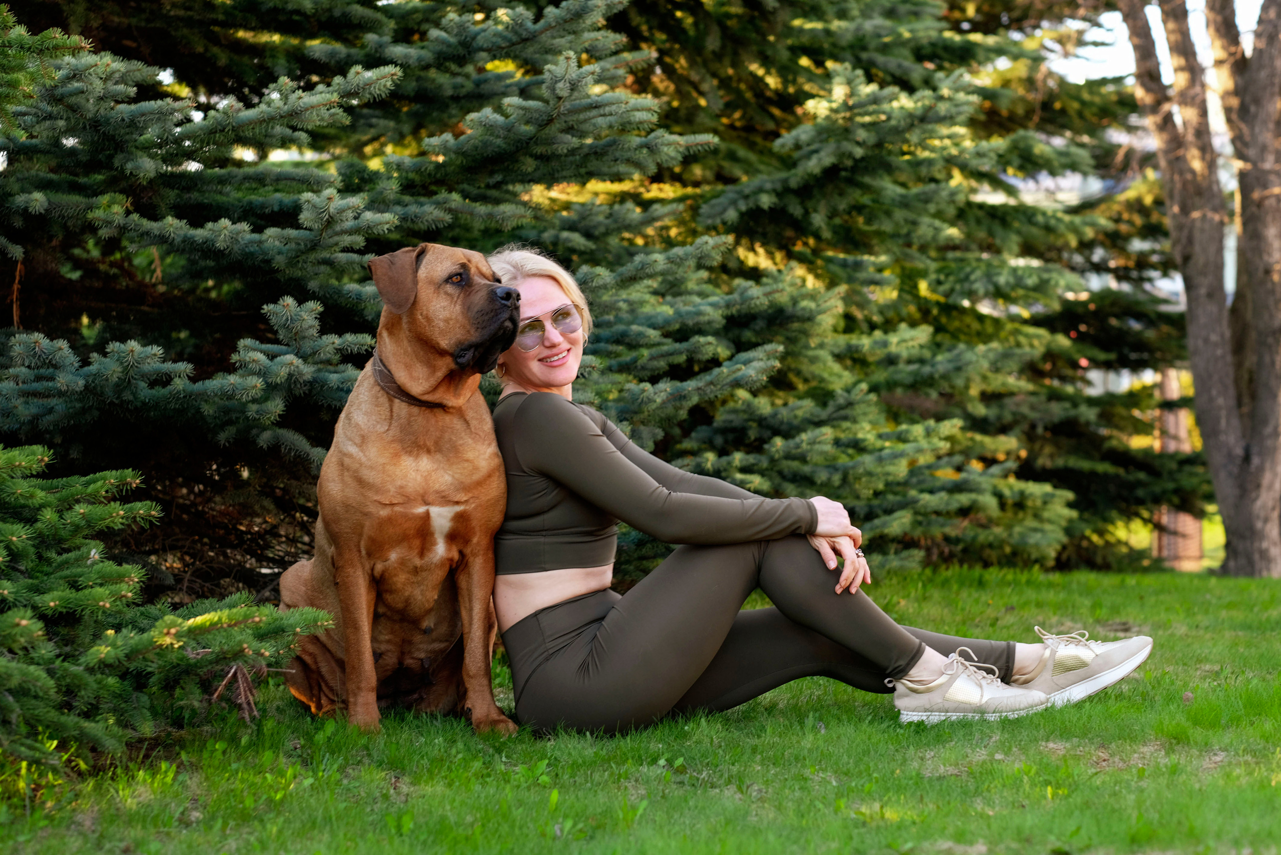 Прогулка Оксаны с собакой. Студийный, портретный, семейный фотограф Южно-Сахалинска Яна Радаева