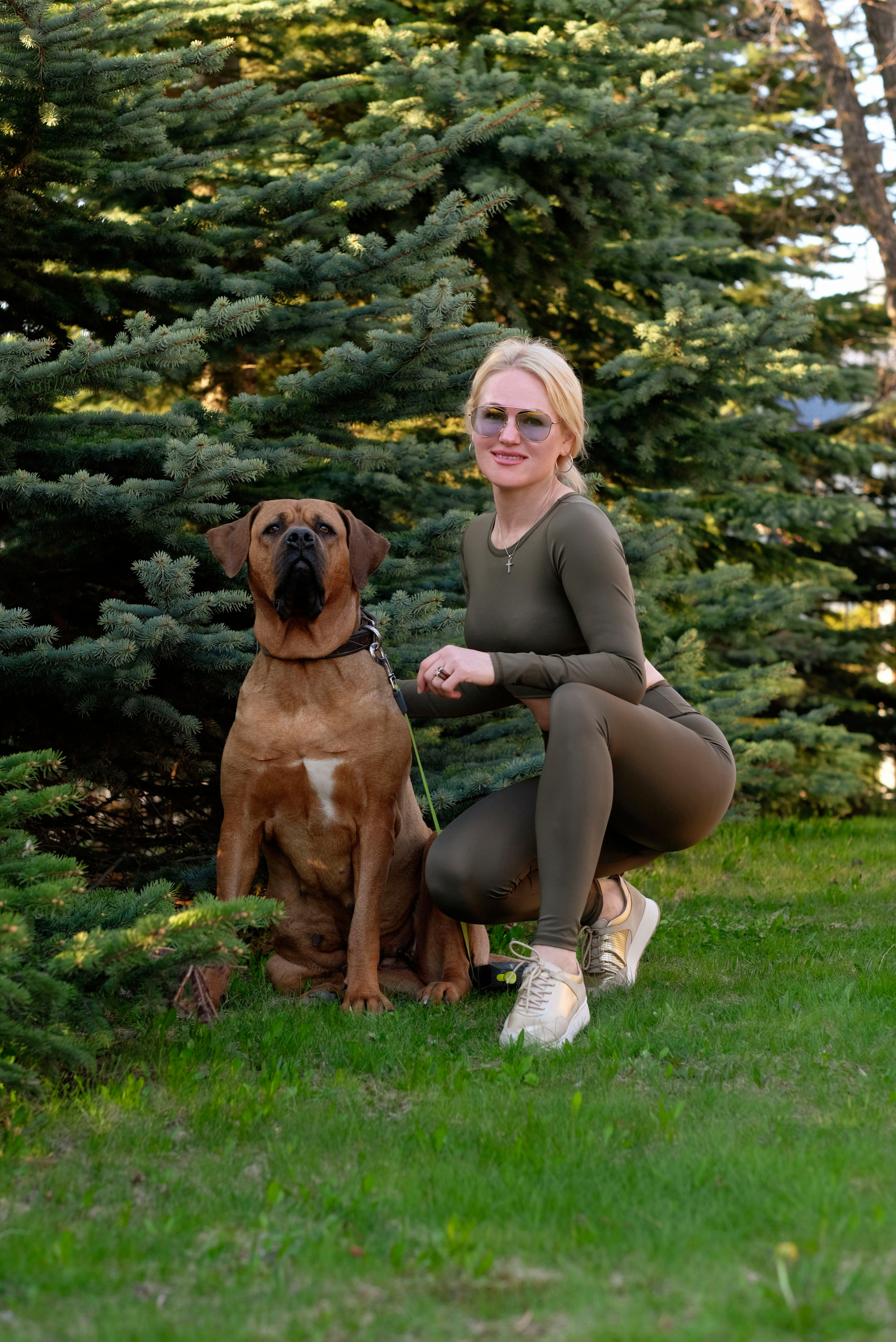 Прогулка Оксаны с собакой. Студийный, портретный, семейный фотограф Южно-Сахалинска Яна Радаева