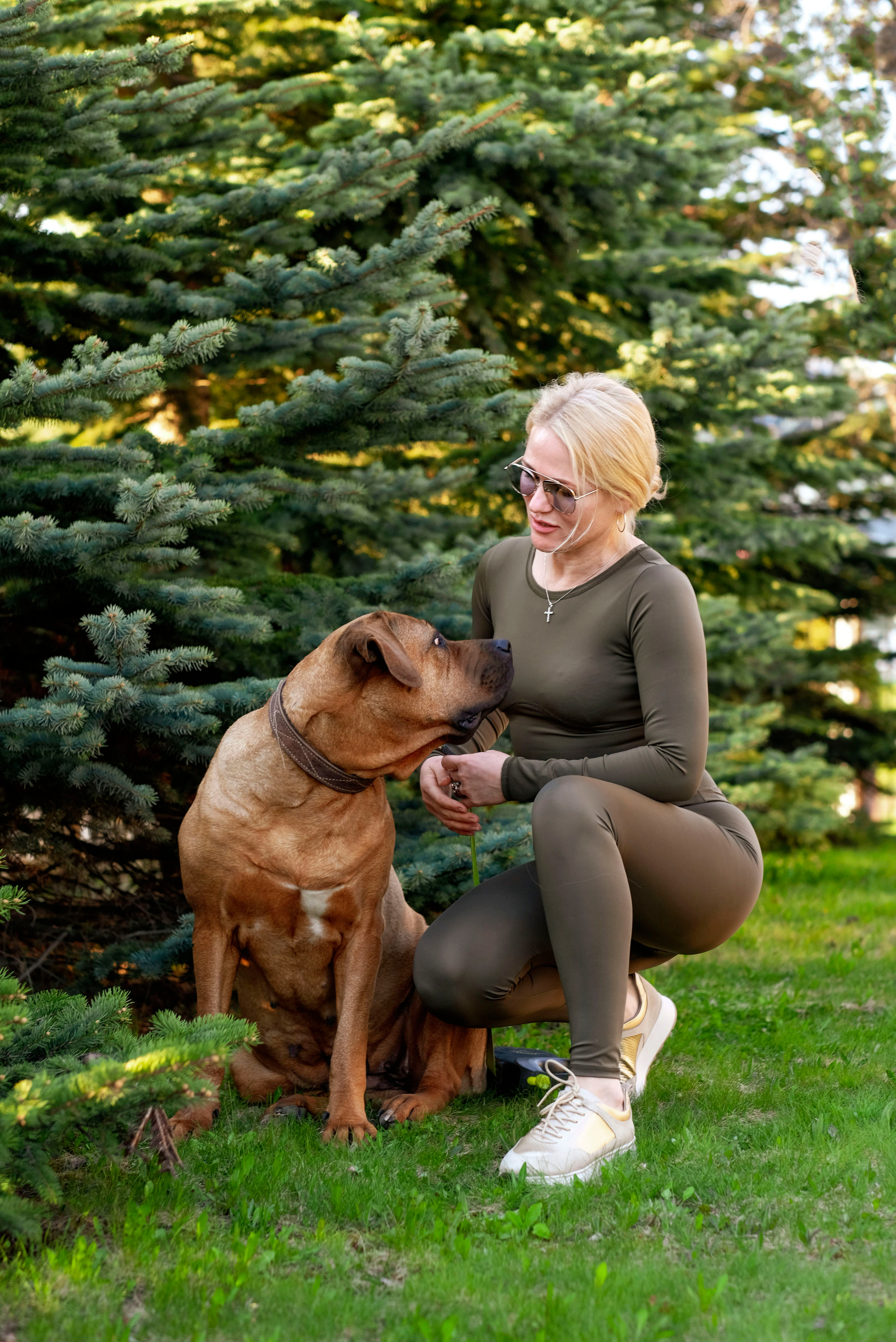 Прогулка Оксаны с собакой. Студийный, портретный, семейный фотограф Южно-Сахалинска Яна Радаева