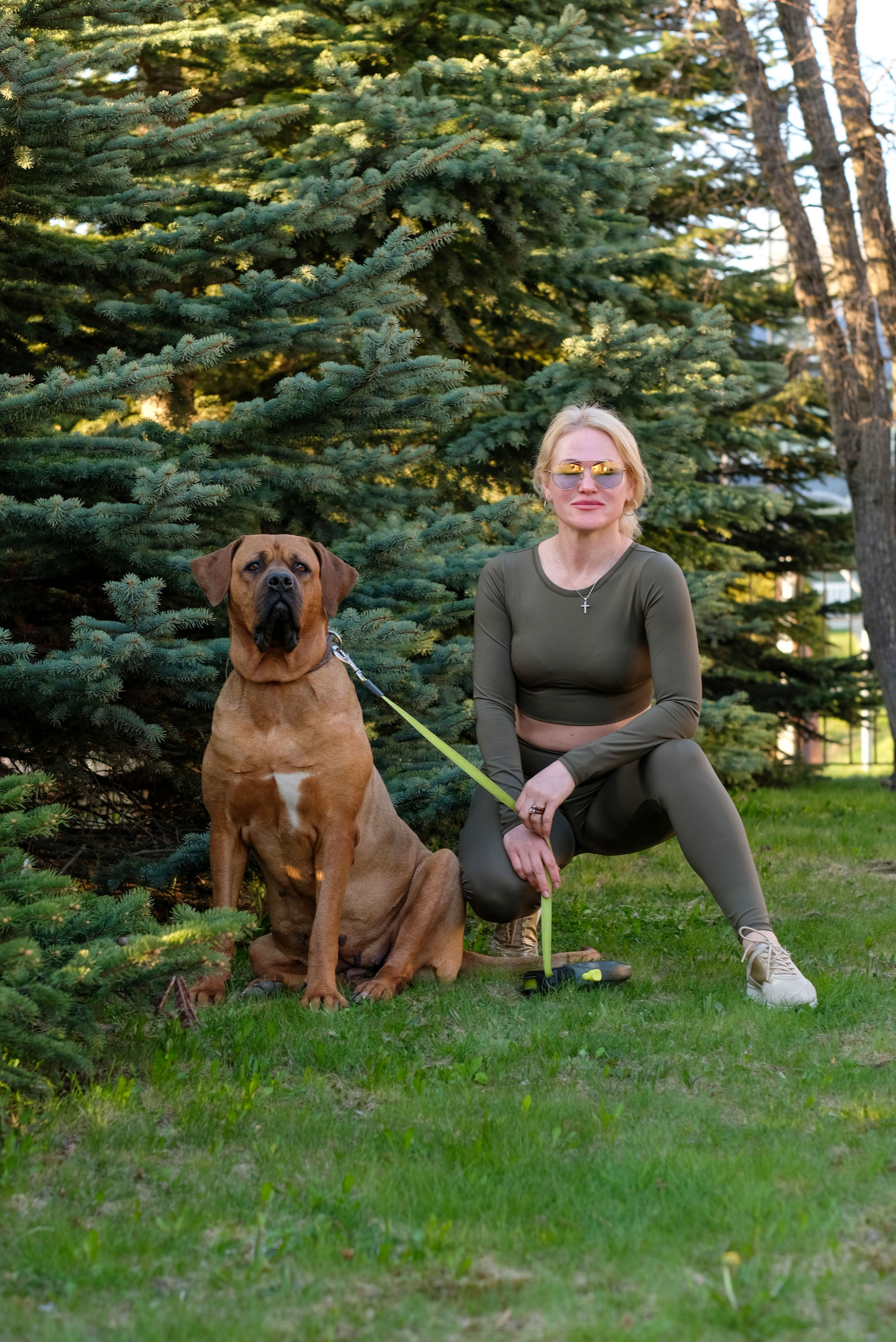 Прогулка Оксаны с собакой. Студийный, портретный, семейный фотограф Южно-Сахалинска Яна Радаева