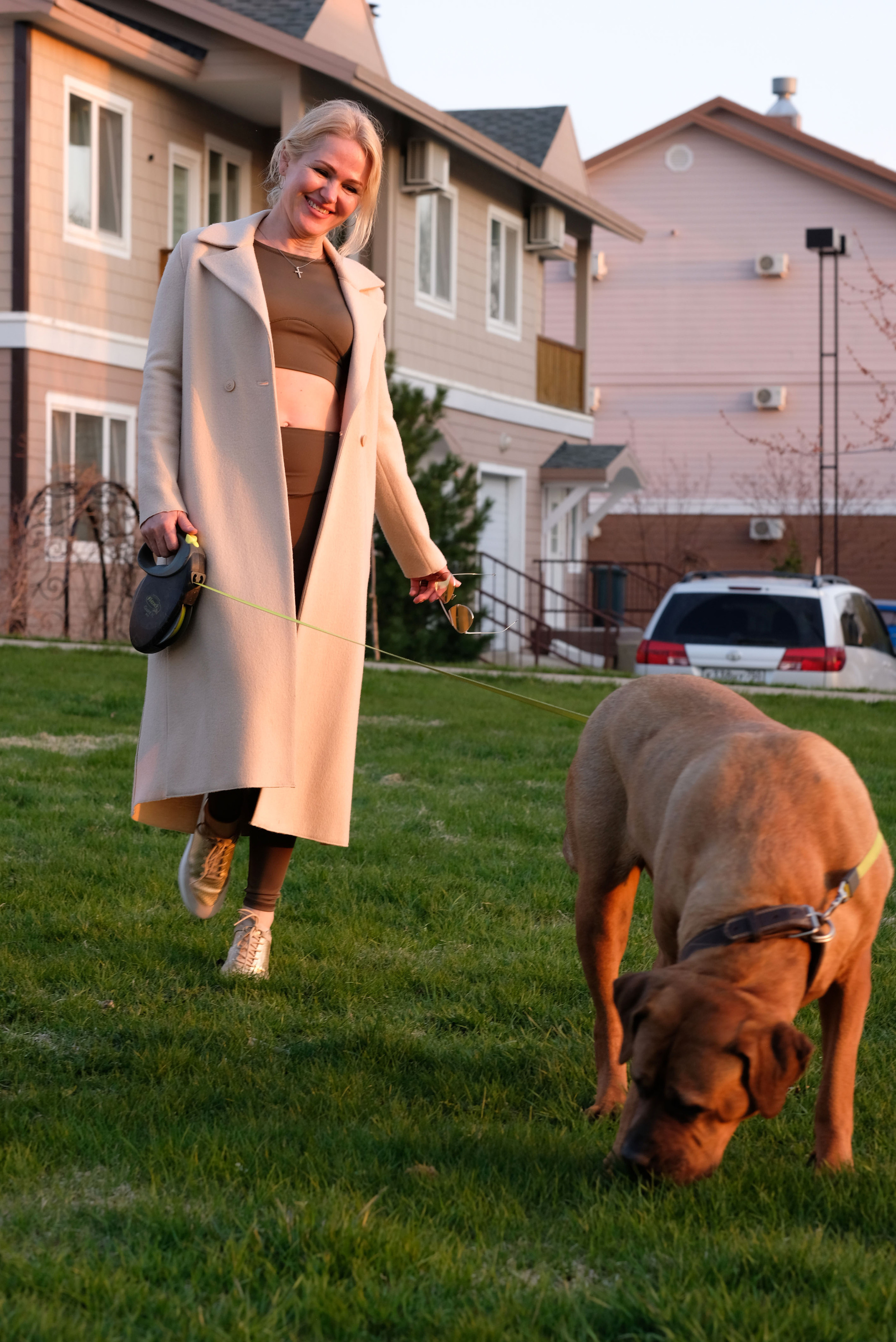 Прогулка Оксаны с собакой. Студийный, портретный, семейный фотограф Южно-Сахалинска Яна Радаева